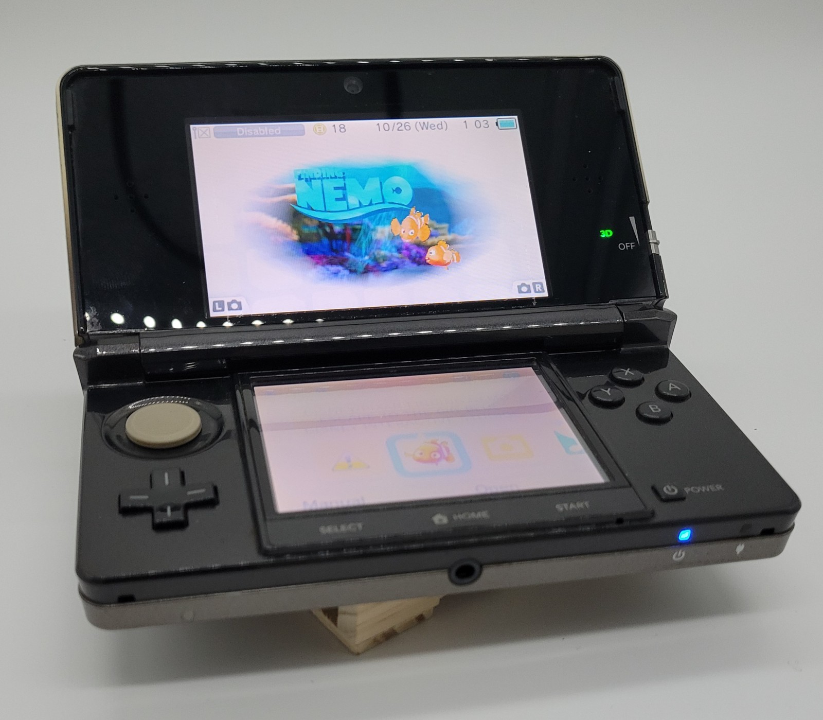 Nintendo 3DS Console Bundle CTR-001 Black with Games SD Card & Charger