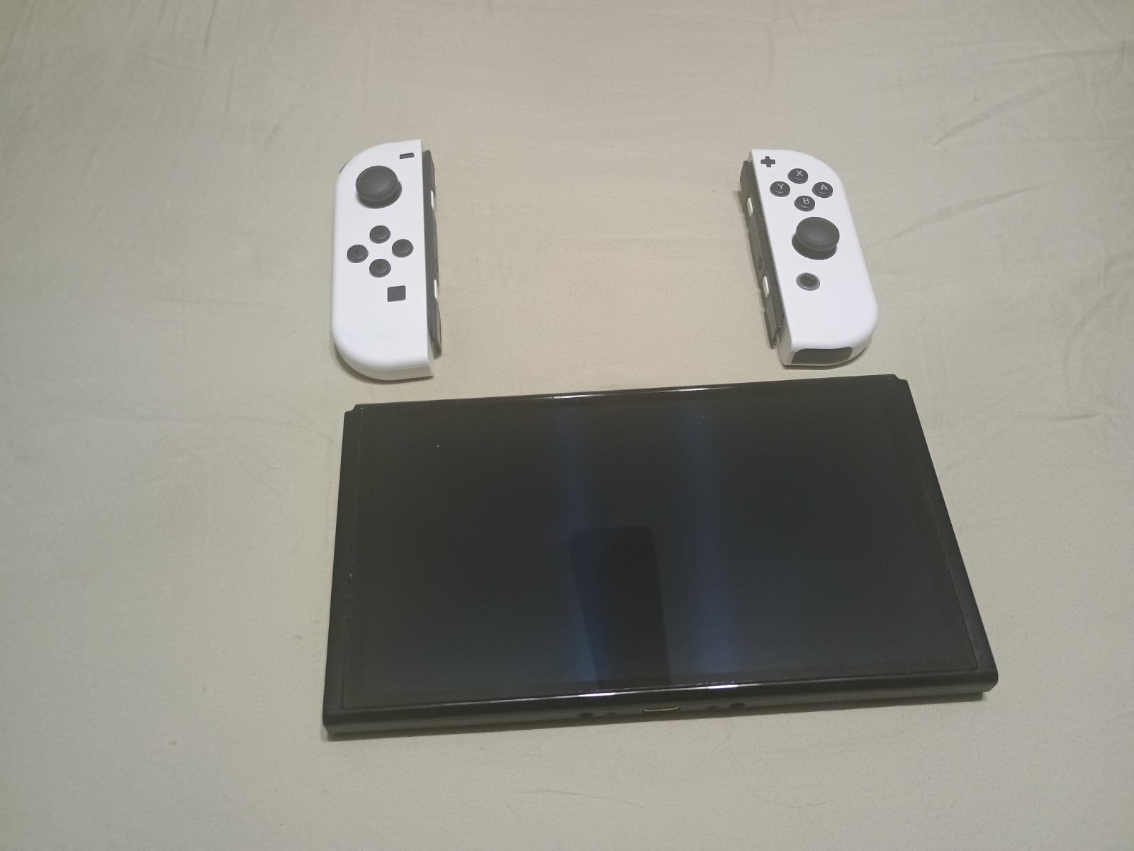 NINTENDO Switch OLED Model Handheld Console – 64GB – White/Black