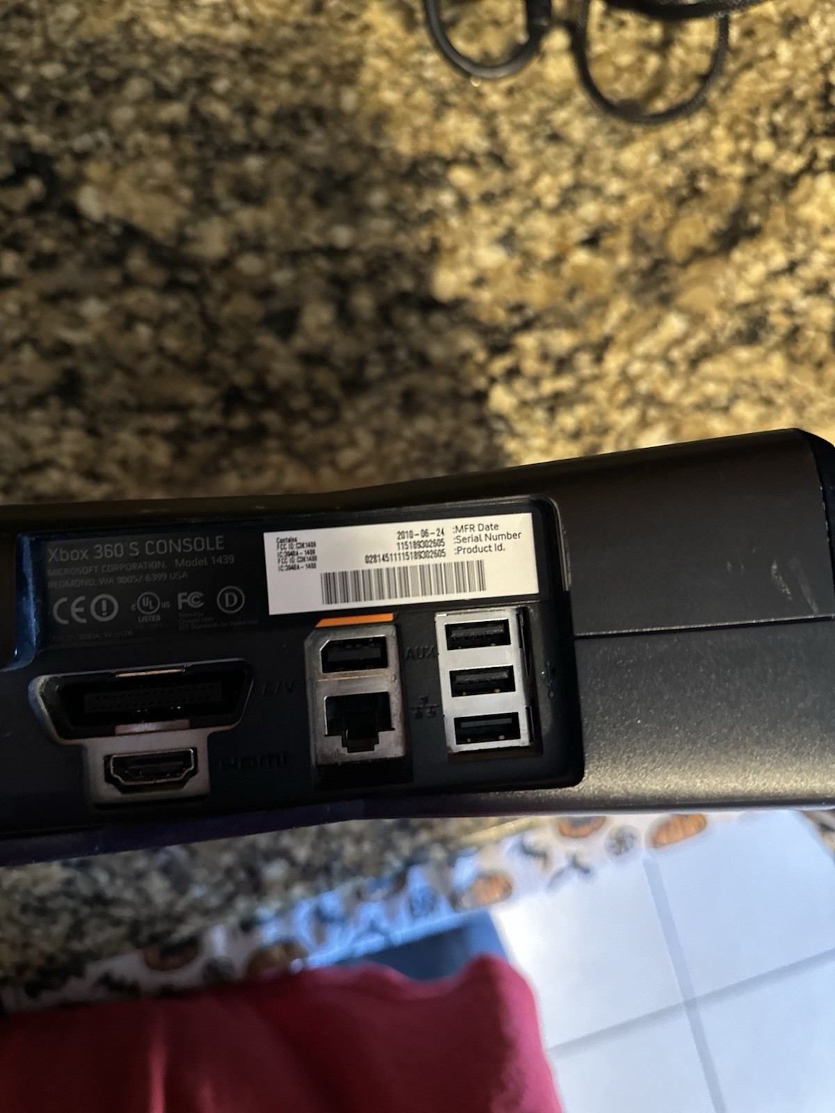 Xbox 360 Slim W Controller And Games