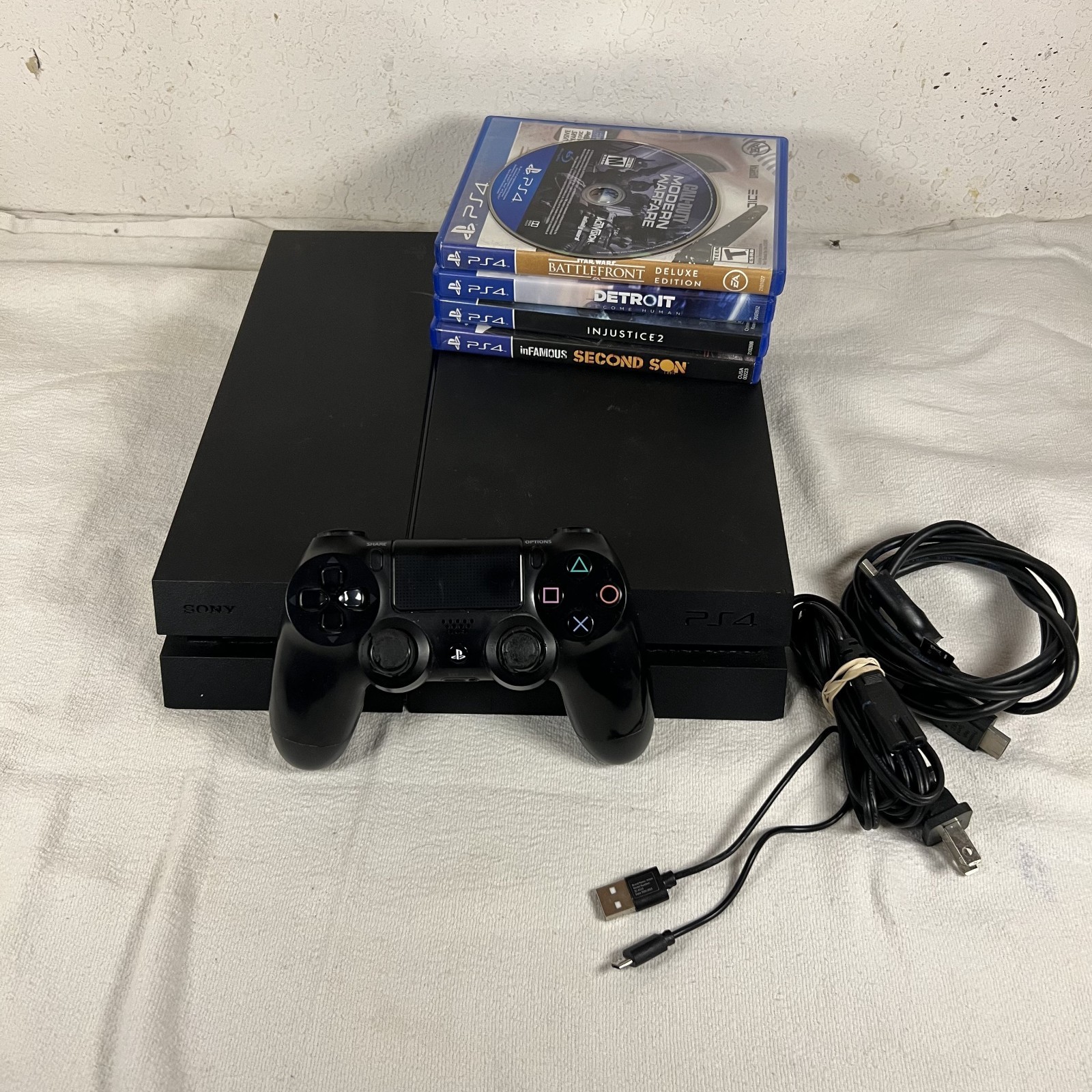 Sony PlayStation 4 500GB Gaming Console Black CUH-1215A Bundle 5 Games