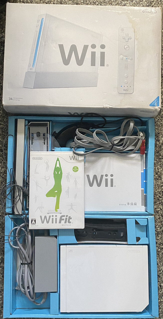 Nintendo Wii Console RVL-001 JPN Gamecube Compatible Complete In Box CIB + Game