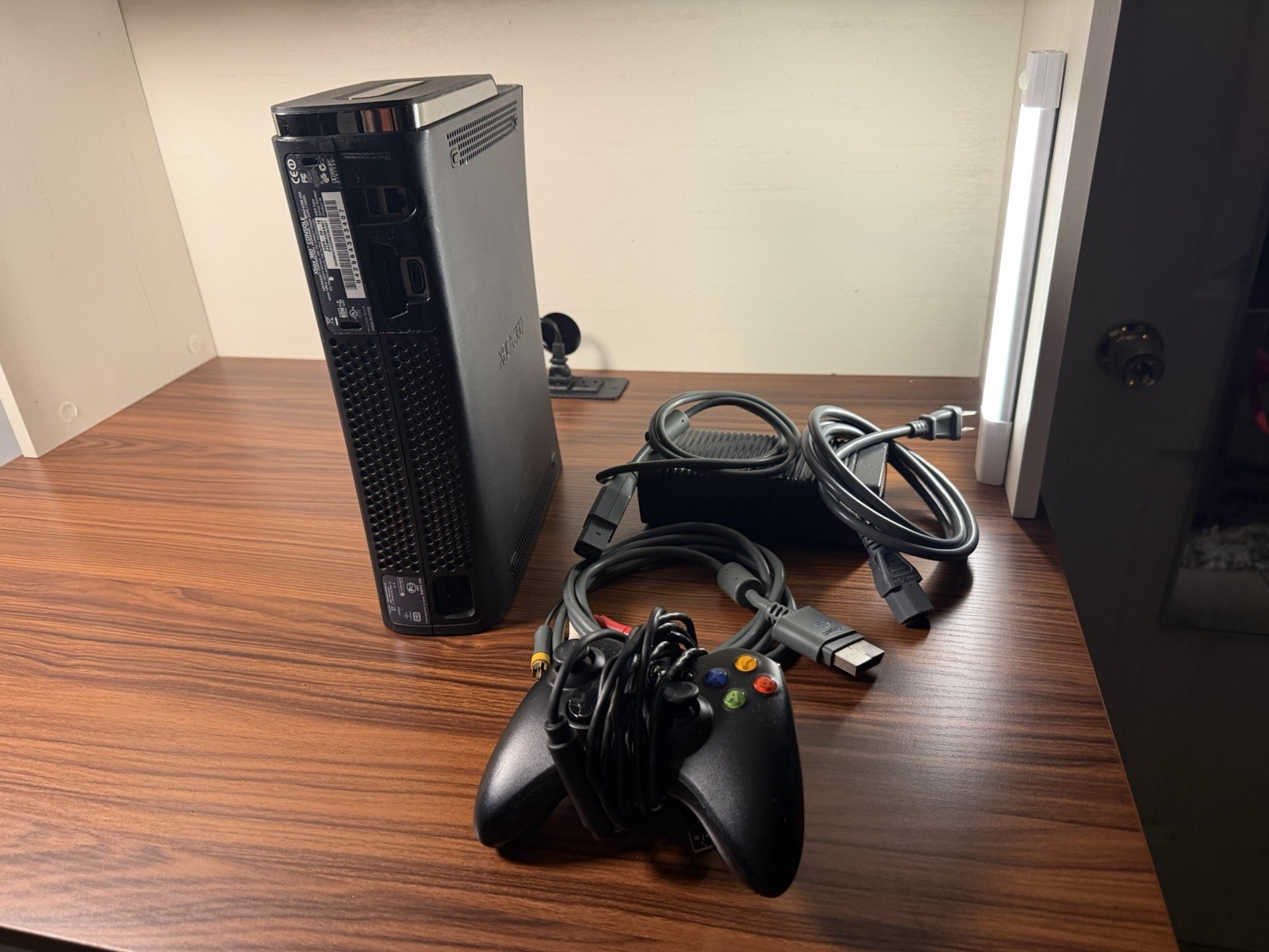 Xbox 360 120GB Black Console Bundle 1 Controller, Power Supply & AV Cable Tested