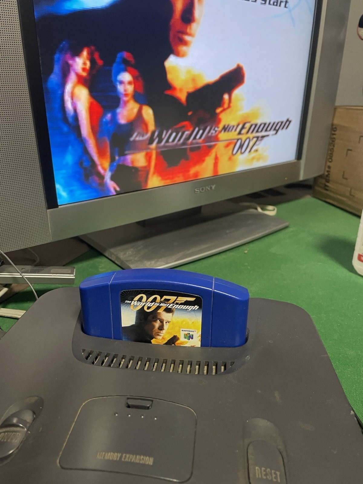 N64 Nintendo 64 Console With 2 Games. 007 The World is Not Enough Tetrisphere
