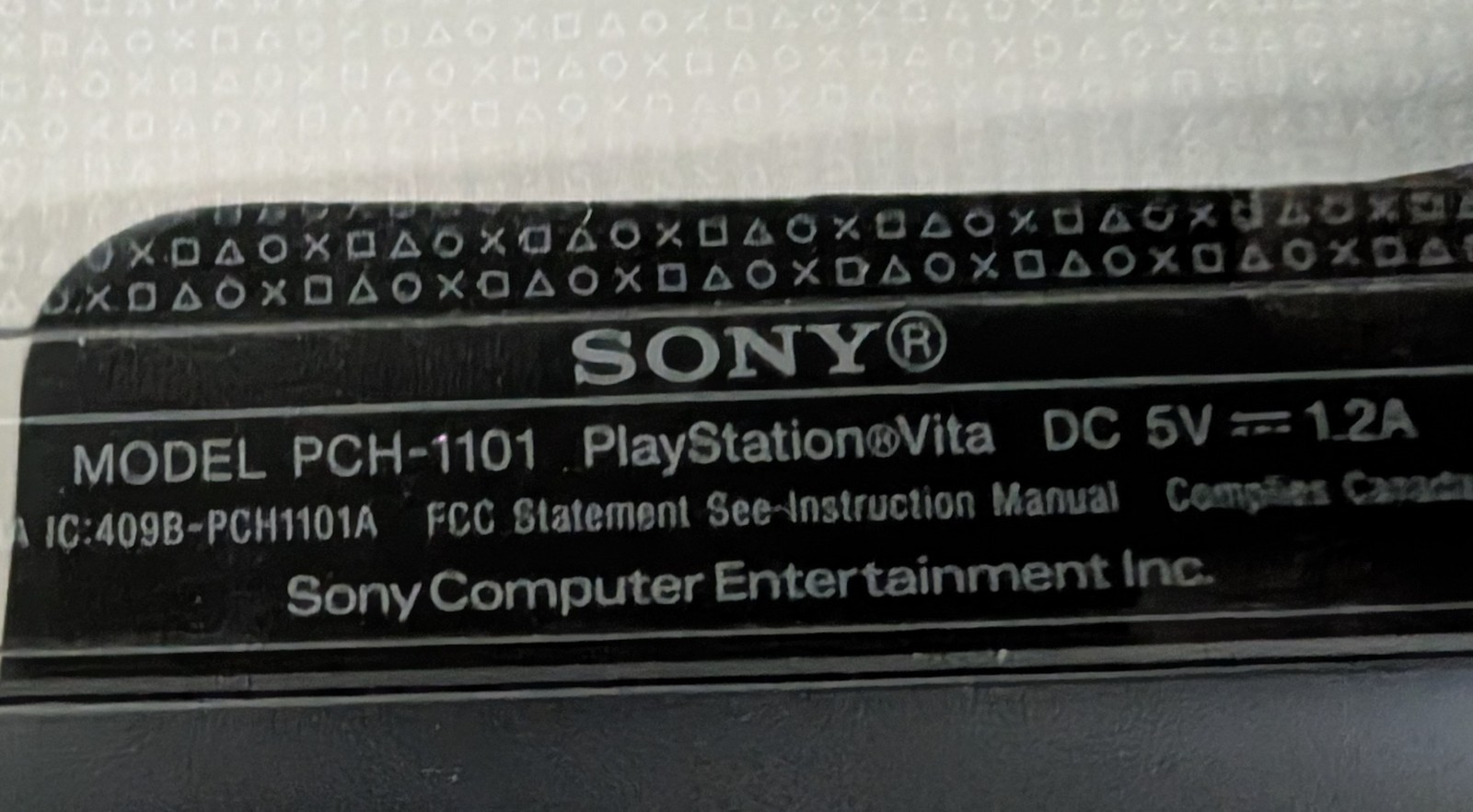 Sony PS Vita PCH-1101 Bundle
