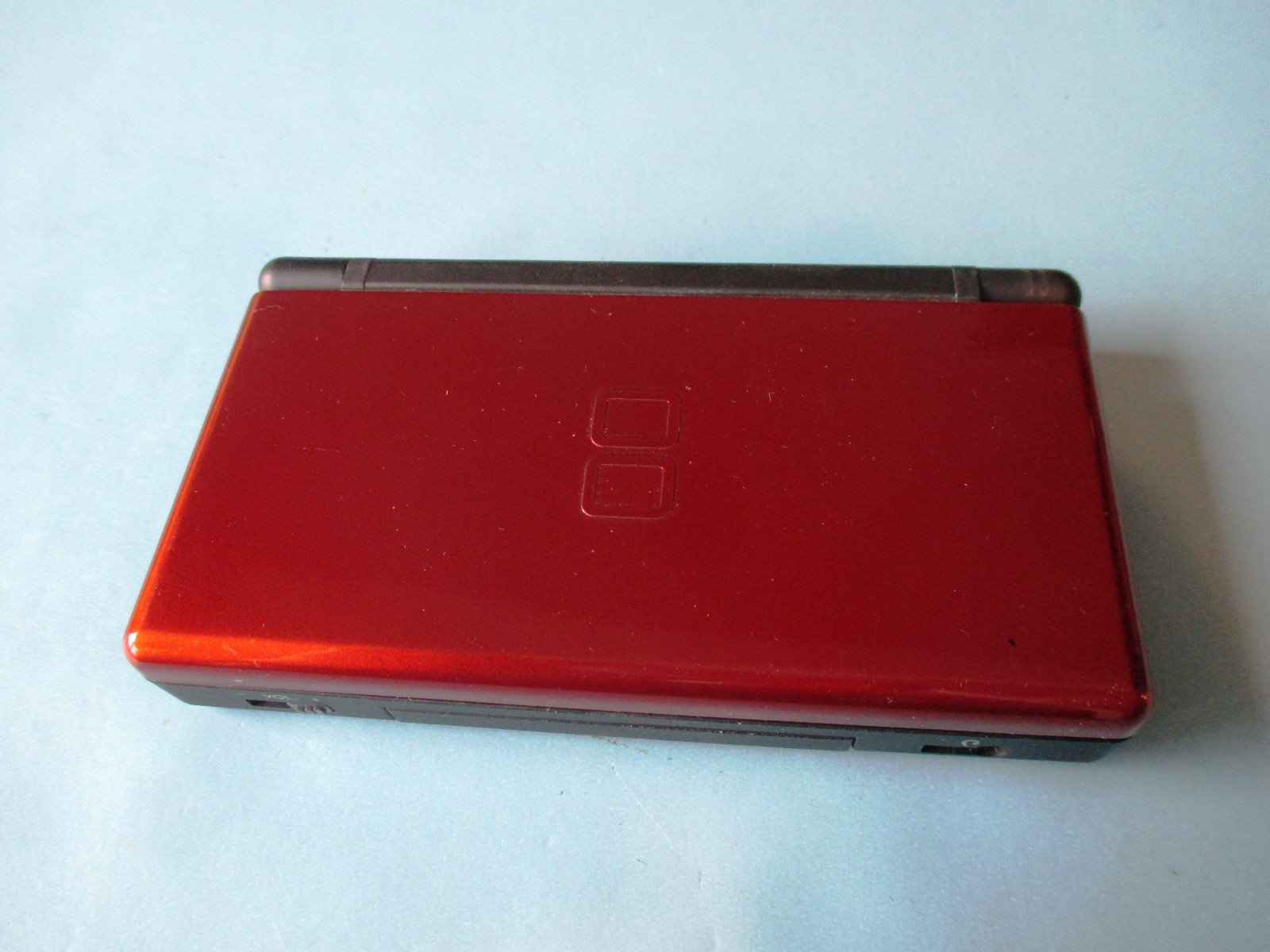 Nintendo DS Lite Crimson Red/Black System Brain Age 2 & Carrying Case Bundle