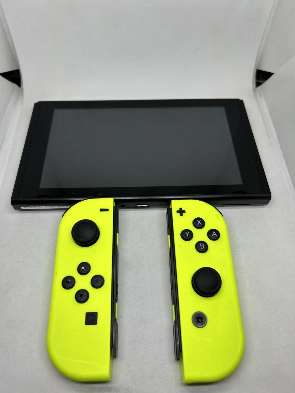 Nintendo Switch Refurbished 32GB Console Yellow Joy-Con