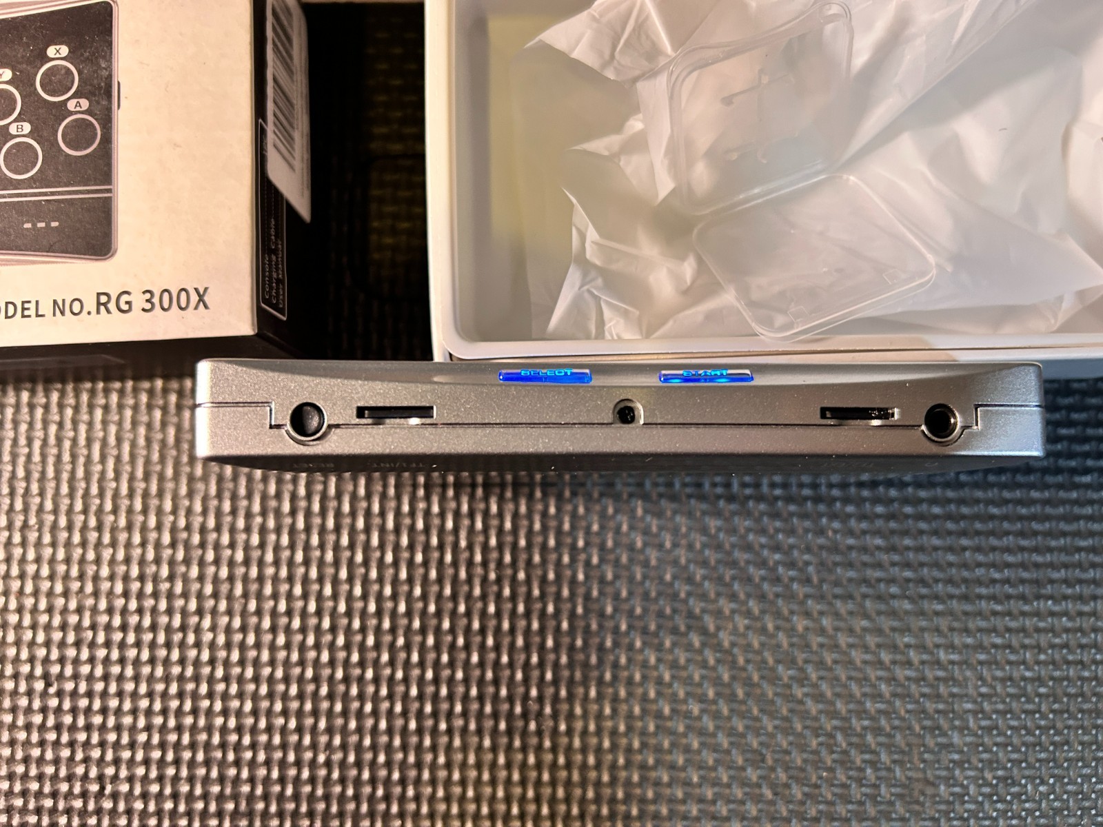 ANBERNIC RG300X (SILVER/BLACK) 64GB GAME (GXRG)