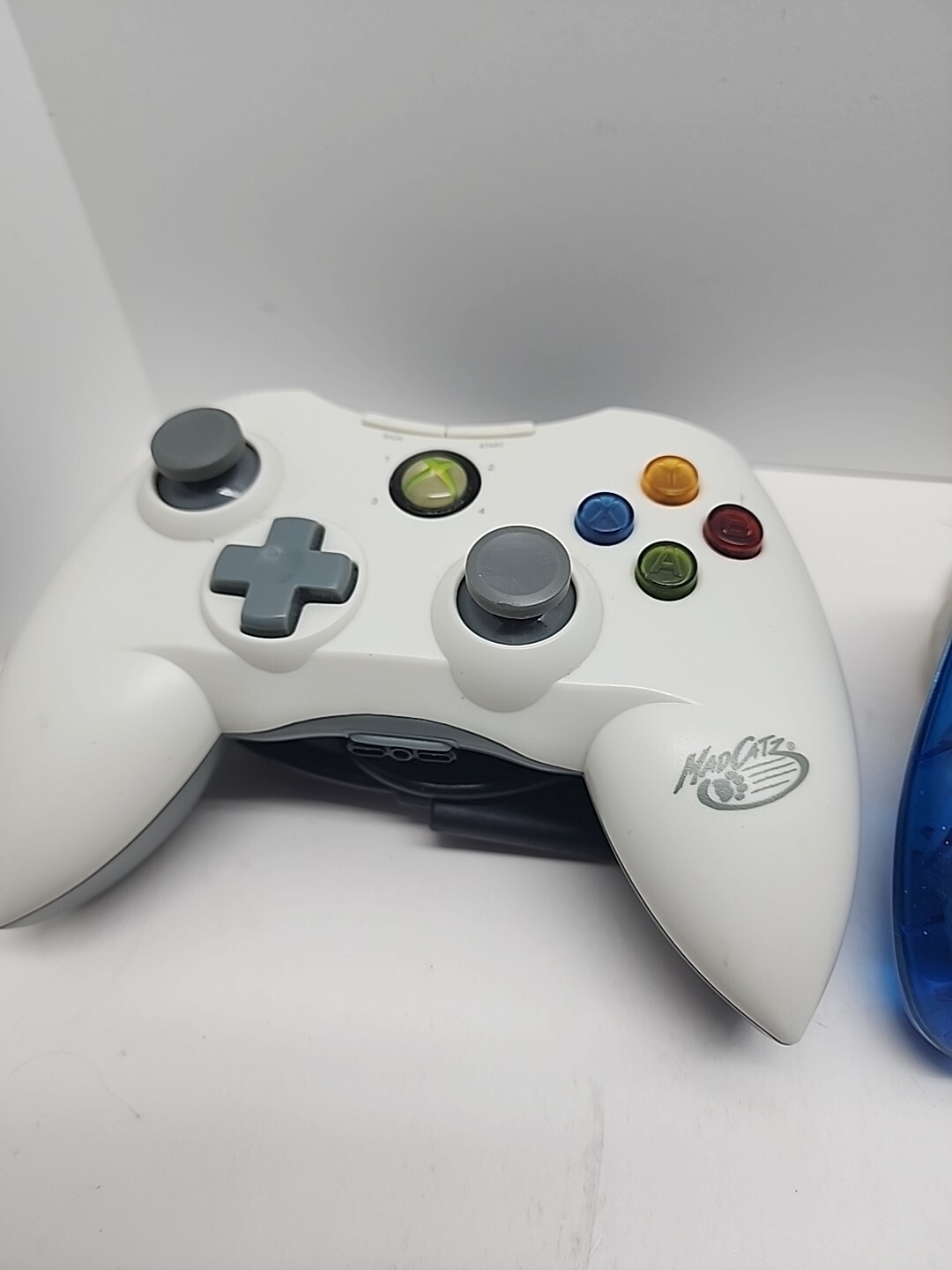 Original Microsoft Xbox 360 Pro System Bundle 120GB HDMI (NOT WORKING RIGHT)