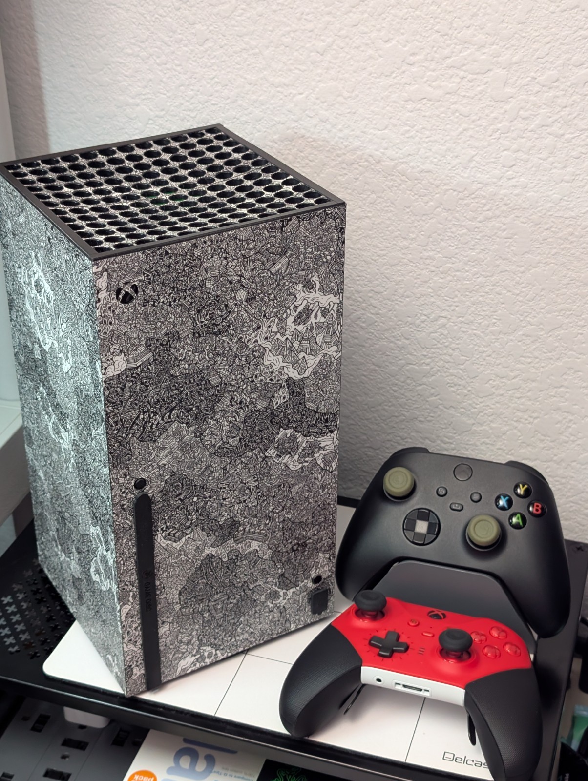 Microsoft Xbox Series X – 1 TB, Disc Drive, Carbon Black, Console + Extras
