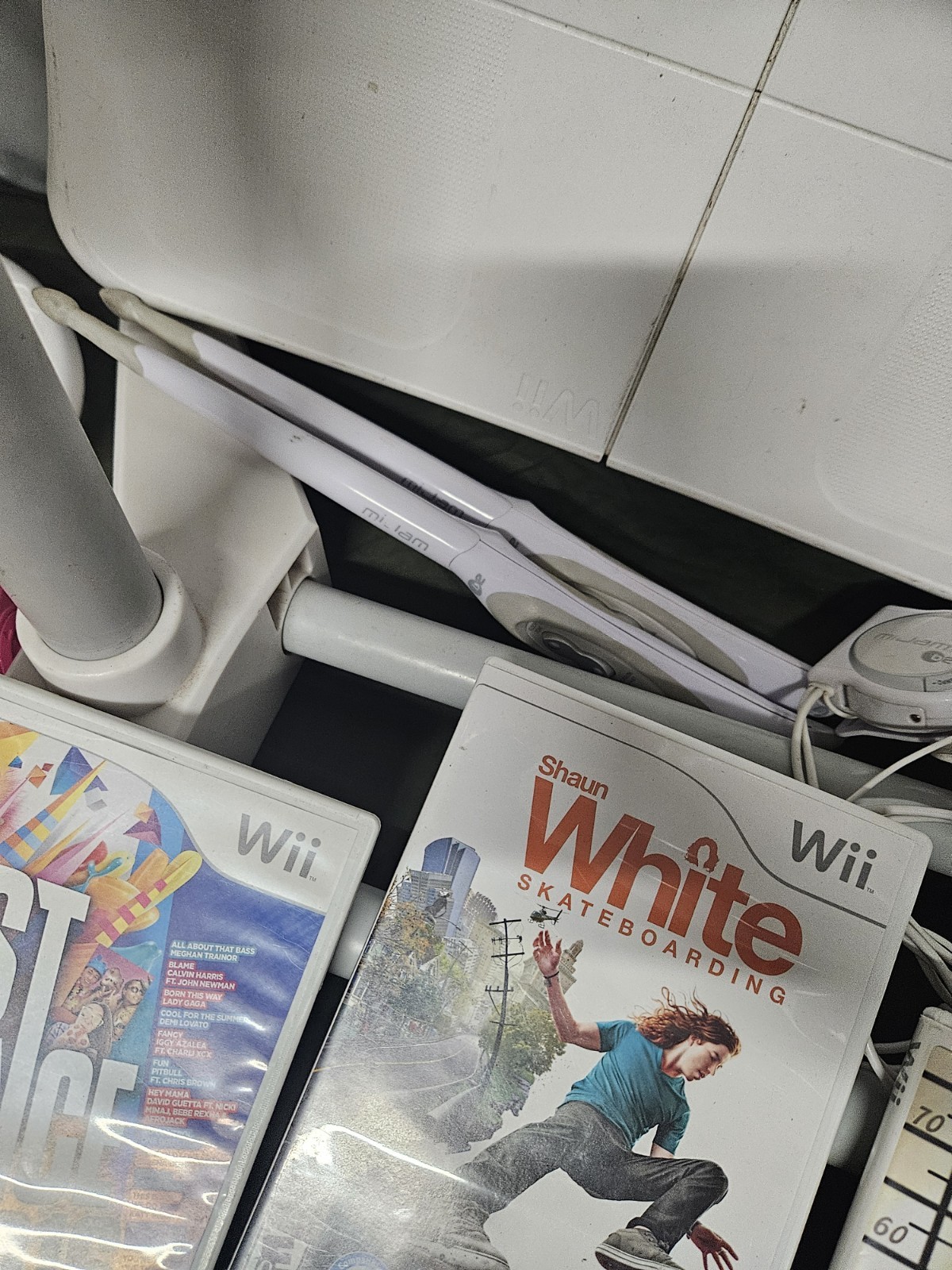 Nintendo Wii Console Bundle 5 Games -Guitar -Drums Zapper Wheel Fit + Board- CIB
