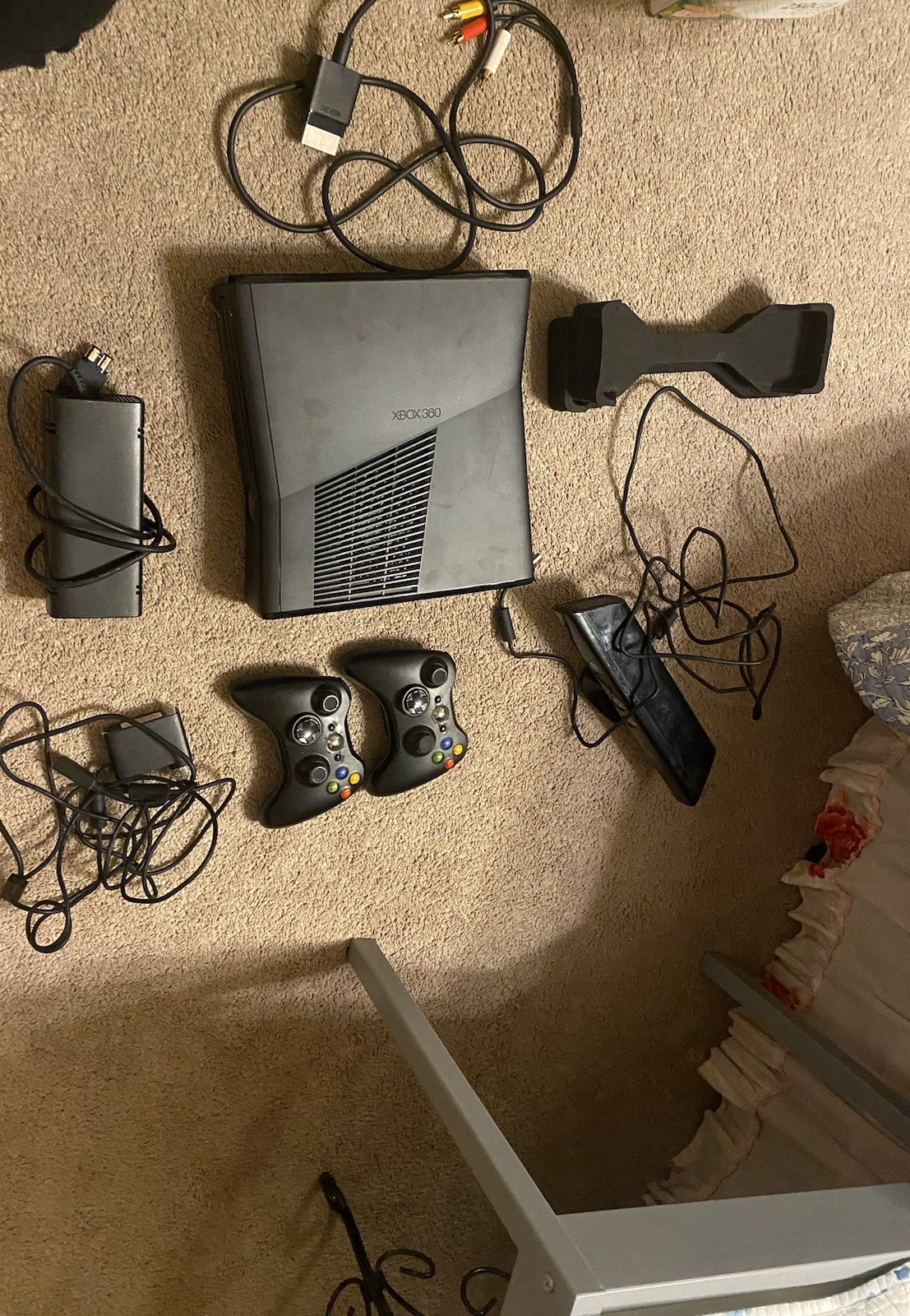 Microsoft Xbox 360 S 250GB Black Wi-Fi 1080p NTSC-U/C Bundle w/2 Controllers