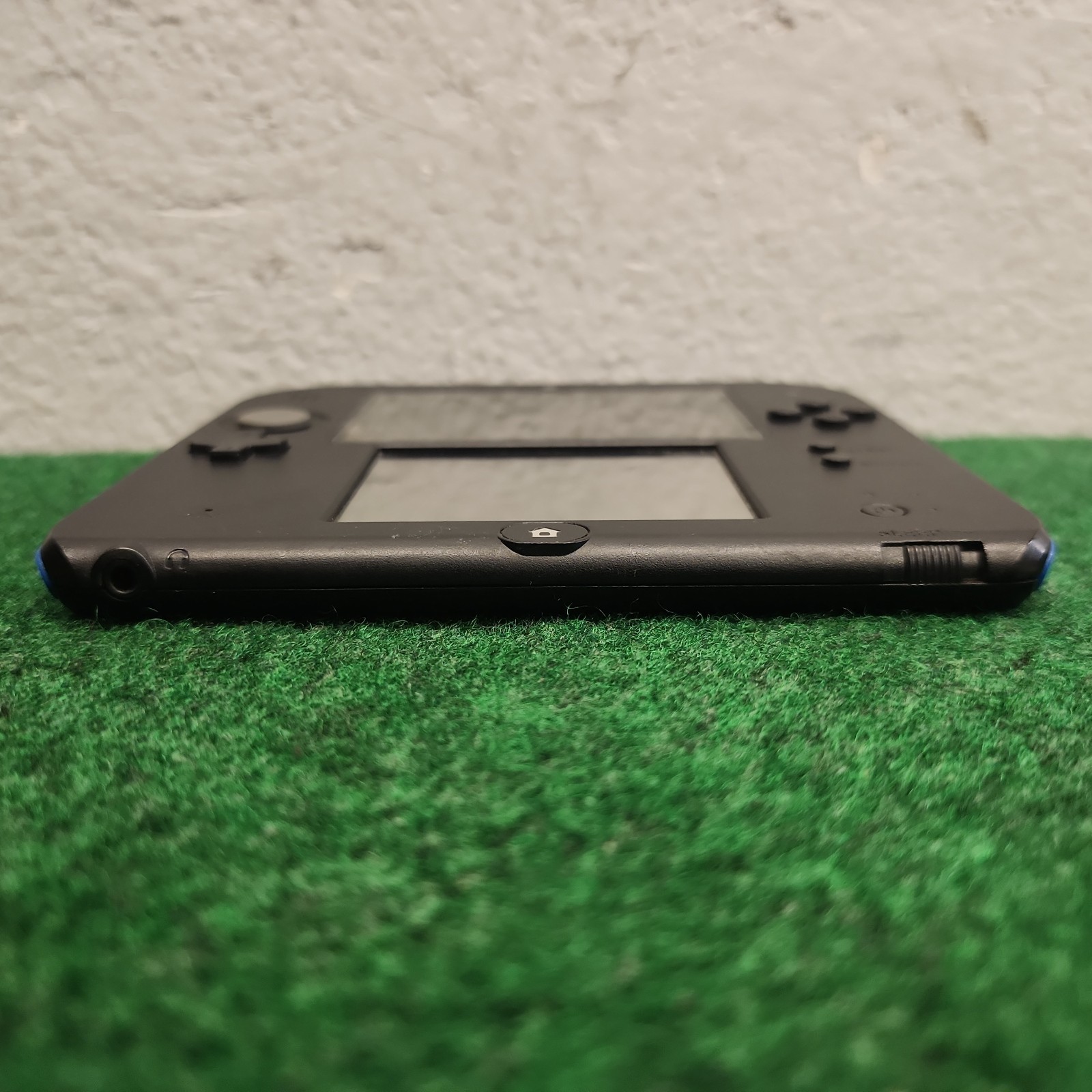 Nintendo 2DS Blue and Black Handheld System (Electric Blue) No Pen No Charger