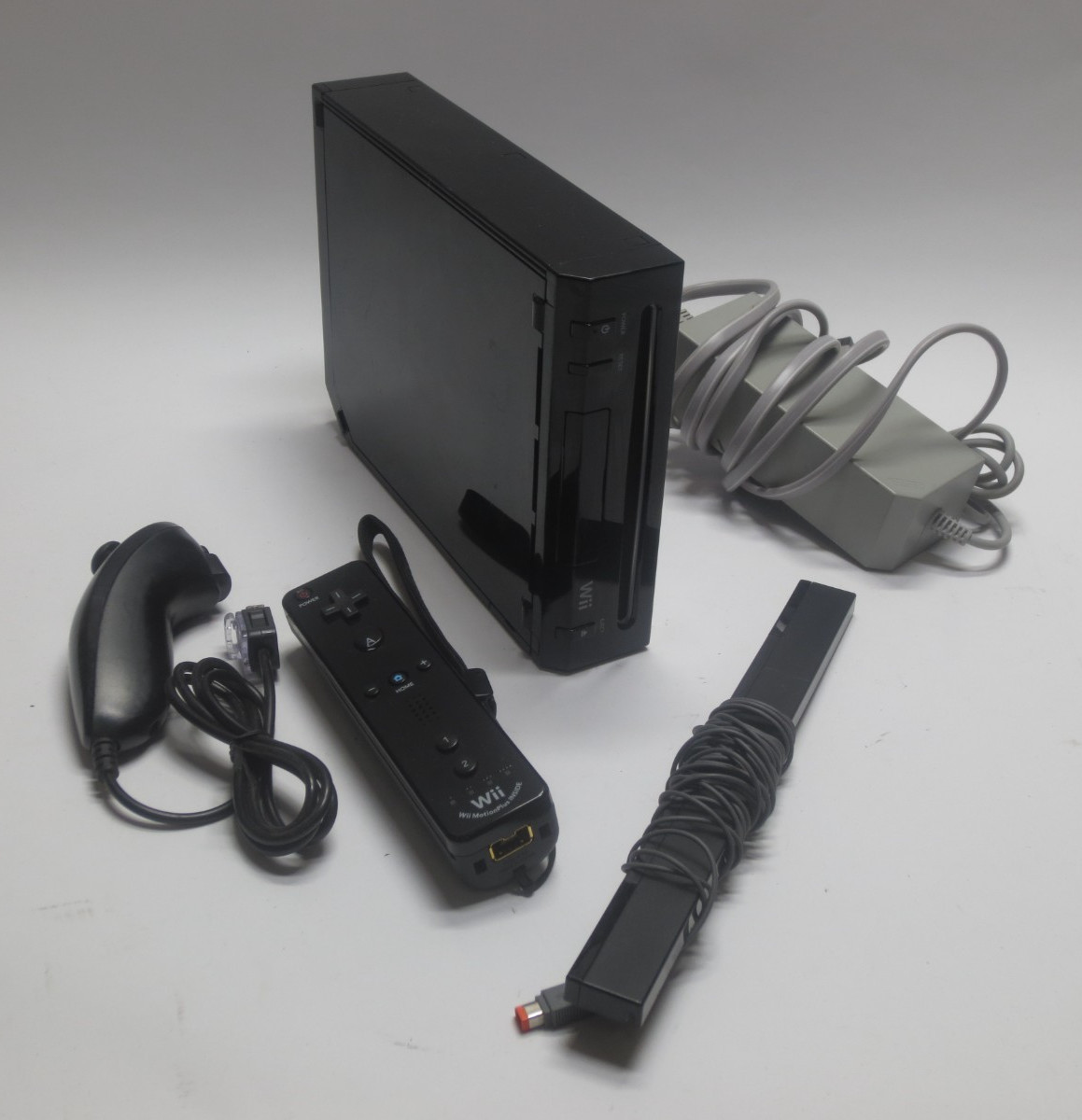 Nintendo Wii Video Game Console RVL-101 Black BUNDLE w/ Cords (READ) – Tested