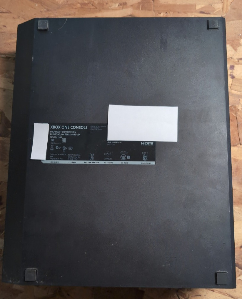 Microsoft Xbox One (Model 1540) 500GB – Good Condition w/ Media Remote