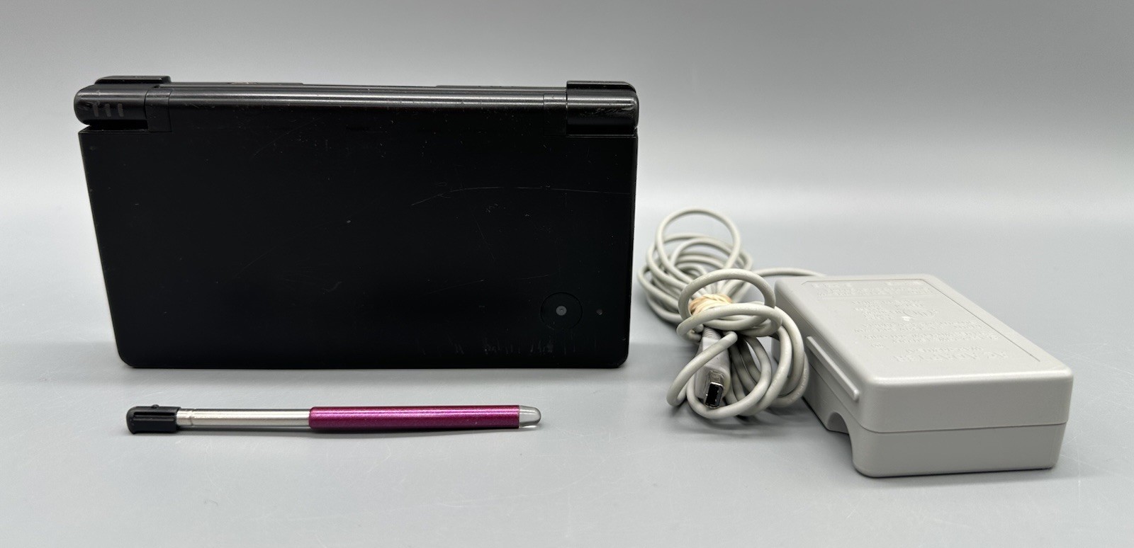Nintendo DSi Handheld Game Console TWL-001 Black With Charger Tested Working