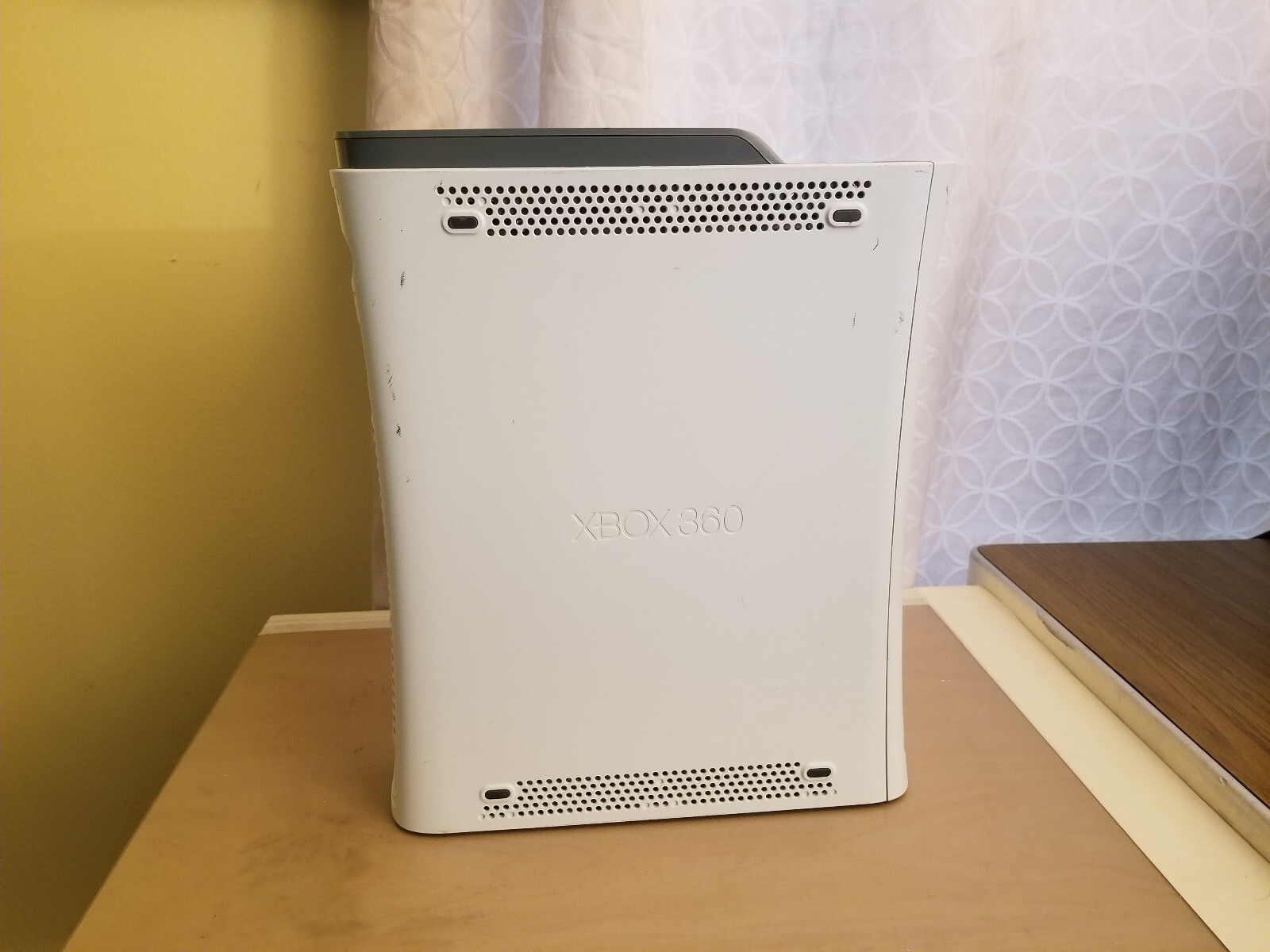 Microsoft Xbox 360 White – 20GB