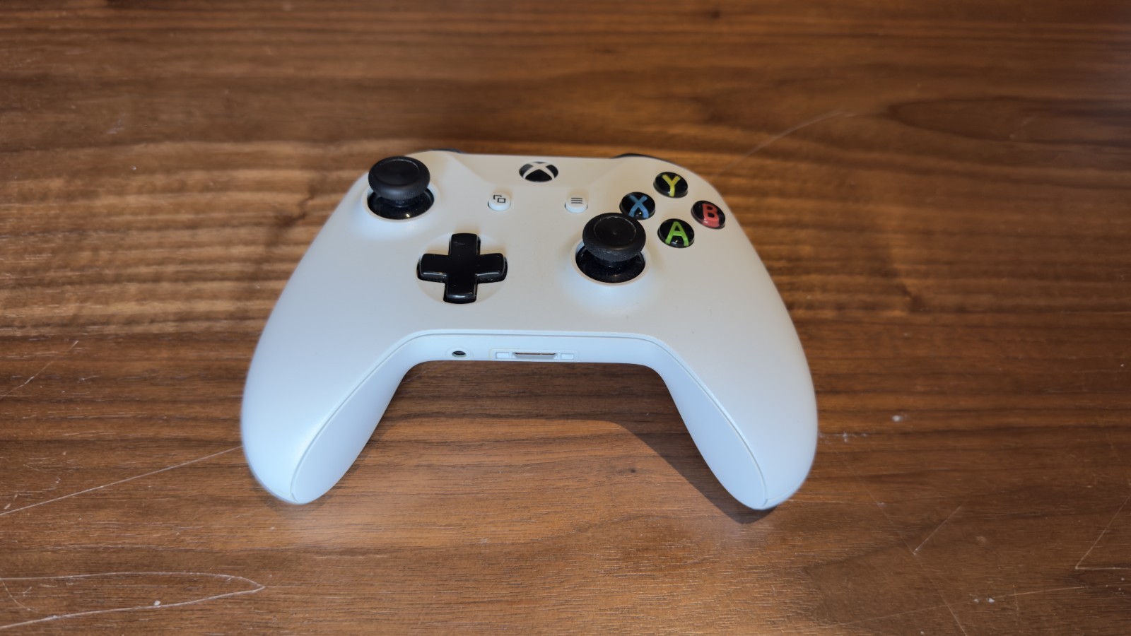 Microsoft Xbox One S 500GB White Console Complete in Original Box + 4 Games
