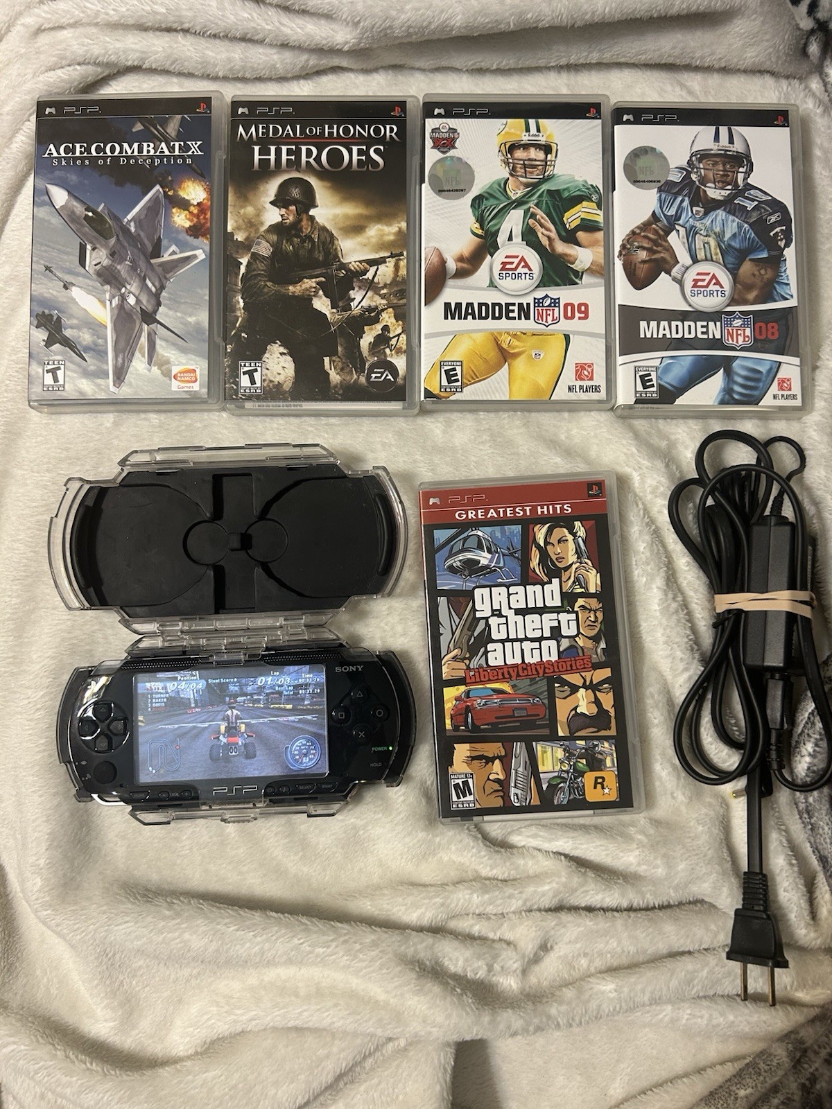 Sony PSP 1000 Black Console Charger 6 Game Lot Case Grand Theft Honor Works