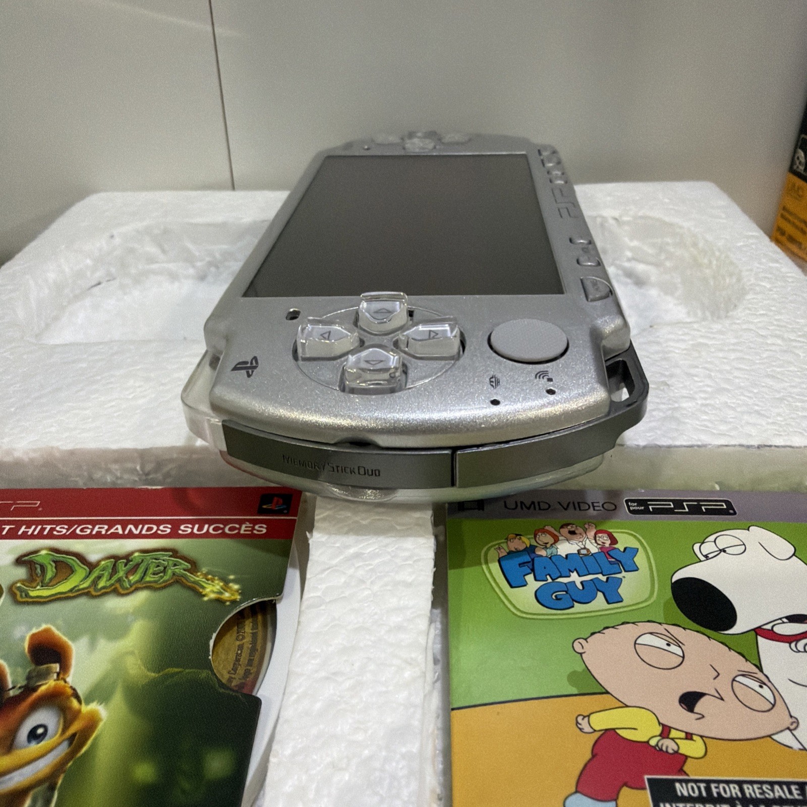 PlayStation Portable Limited Edition Daxter Ice Silver PSP 2000 1GB Resealed