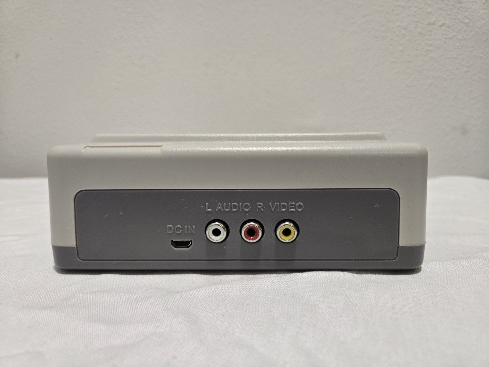 Old Skool Classiq N NES Compatible Console w/ 2 Controllers AC & AV Cables