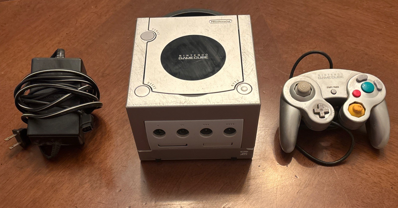 Nintendo GameCube Console DOL-001 Silver **FOR PARTS/REPAIR DOESNT READ DISCS**