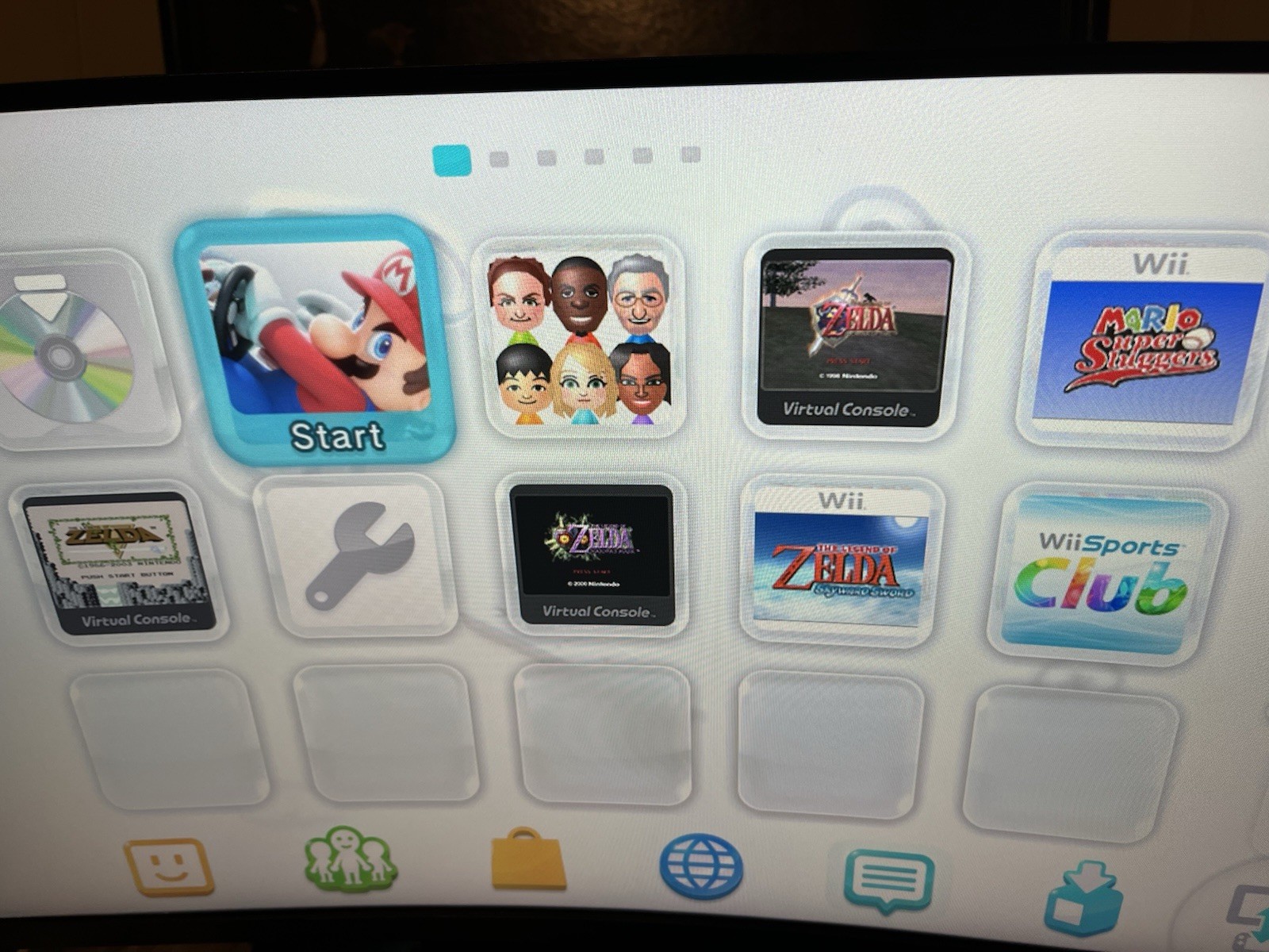 Beautiful Zelda themed Wii U bundle