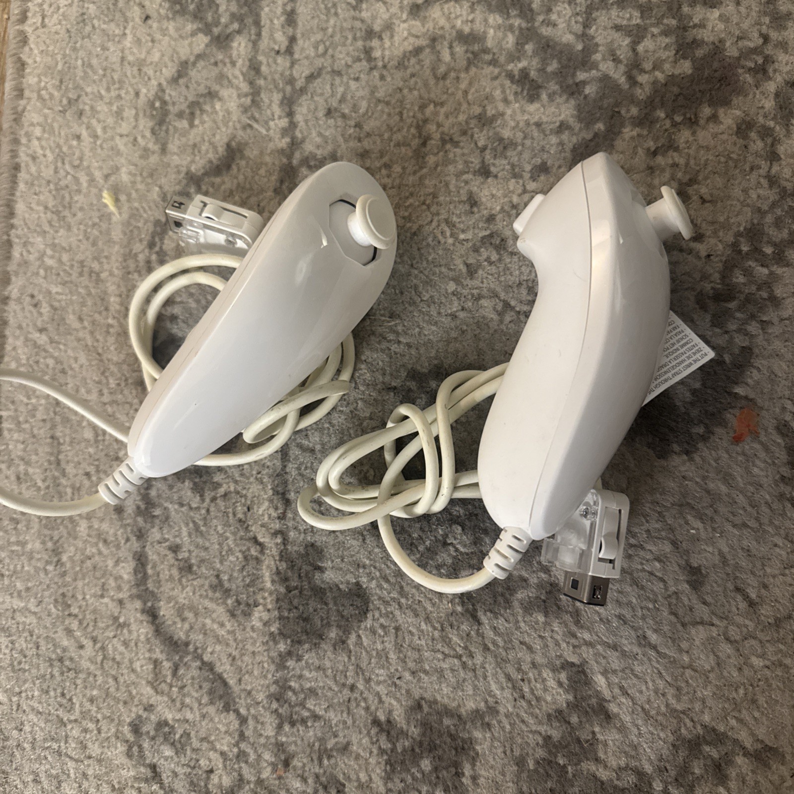 Wii Console Bundle 3 Games 2 Remotes Numchucks Tested Works Great GameCube Comp.