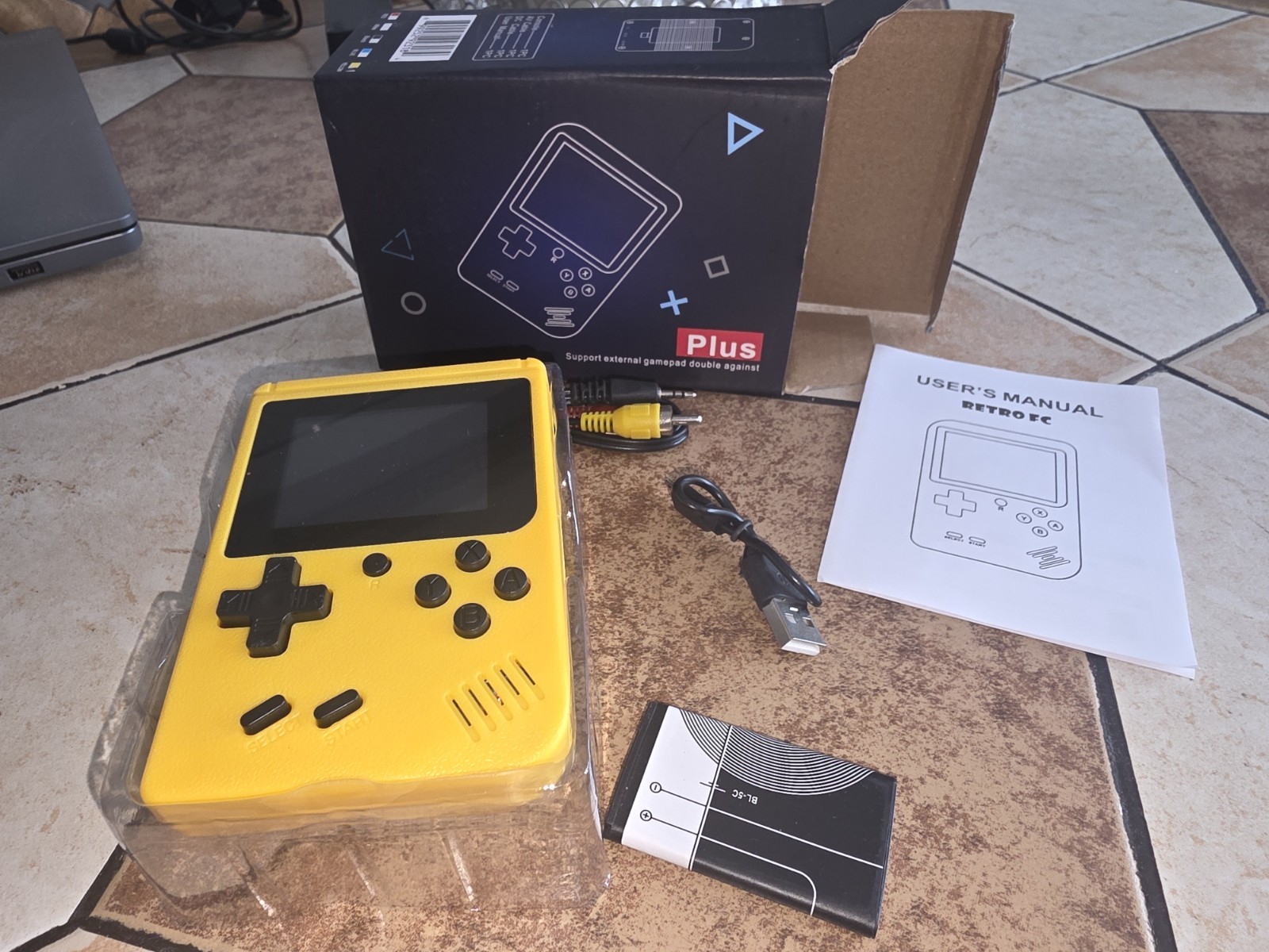Retro FC Yellow/Black Handheld Game Console w/ 3.0″ LCD, TV Out, USB & AV