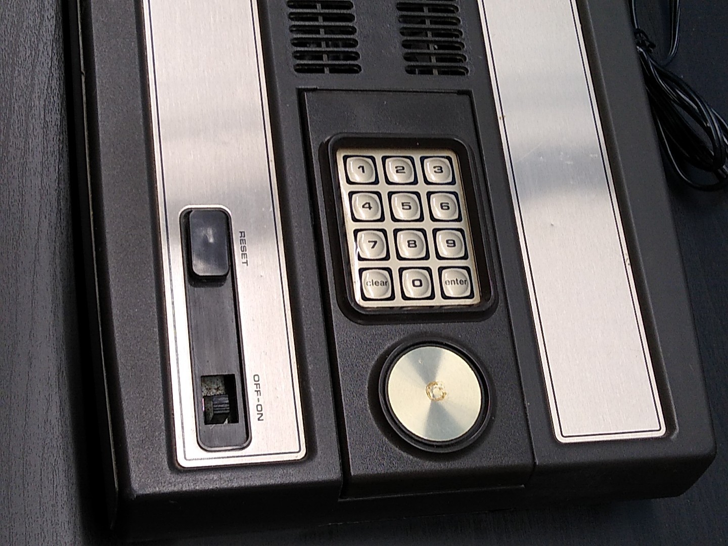 Mattel Intellivision Model 2609 Video Game Console – FOR PARTS OR REPAIR