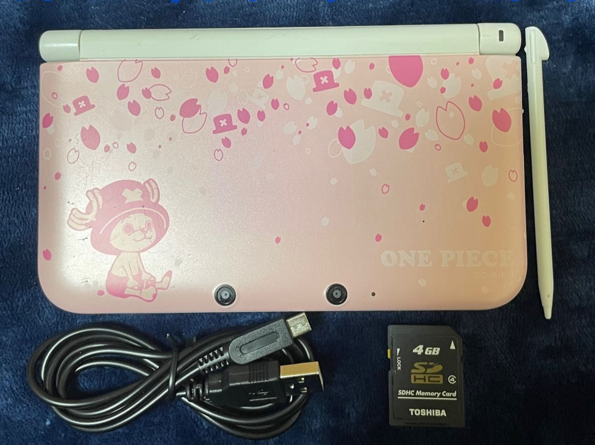 Nintendo 3DS XL LL Console One Piece Chopper Pink Japanese Tested W/Charger