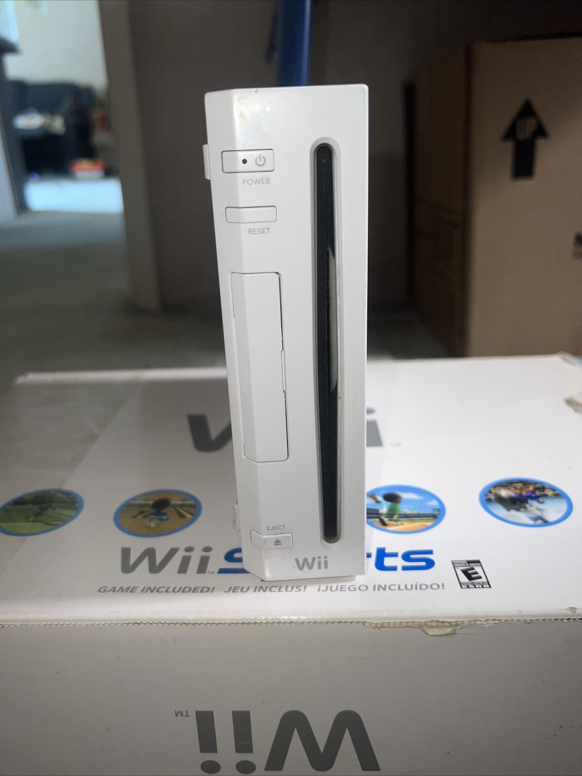 White Nintendo Wii System Console Bundle – Discounted