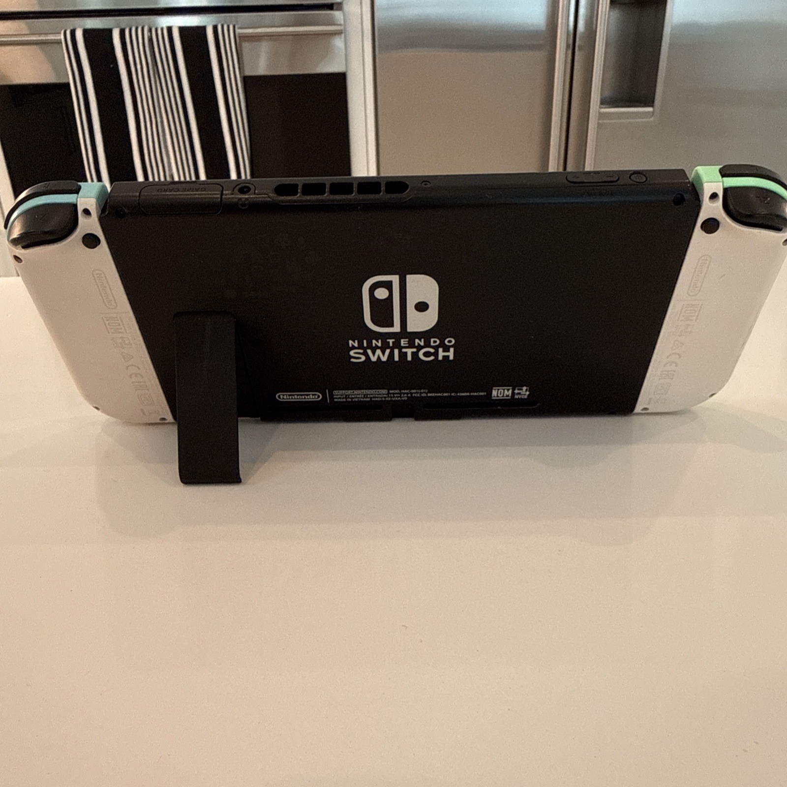 Nintendo Switch Console Multicolor Joy-Cons HDMI USB-C Wi-Fi Capable.Works great