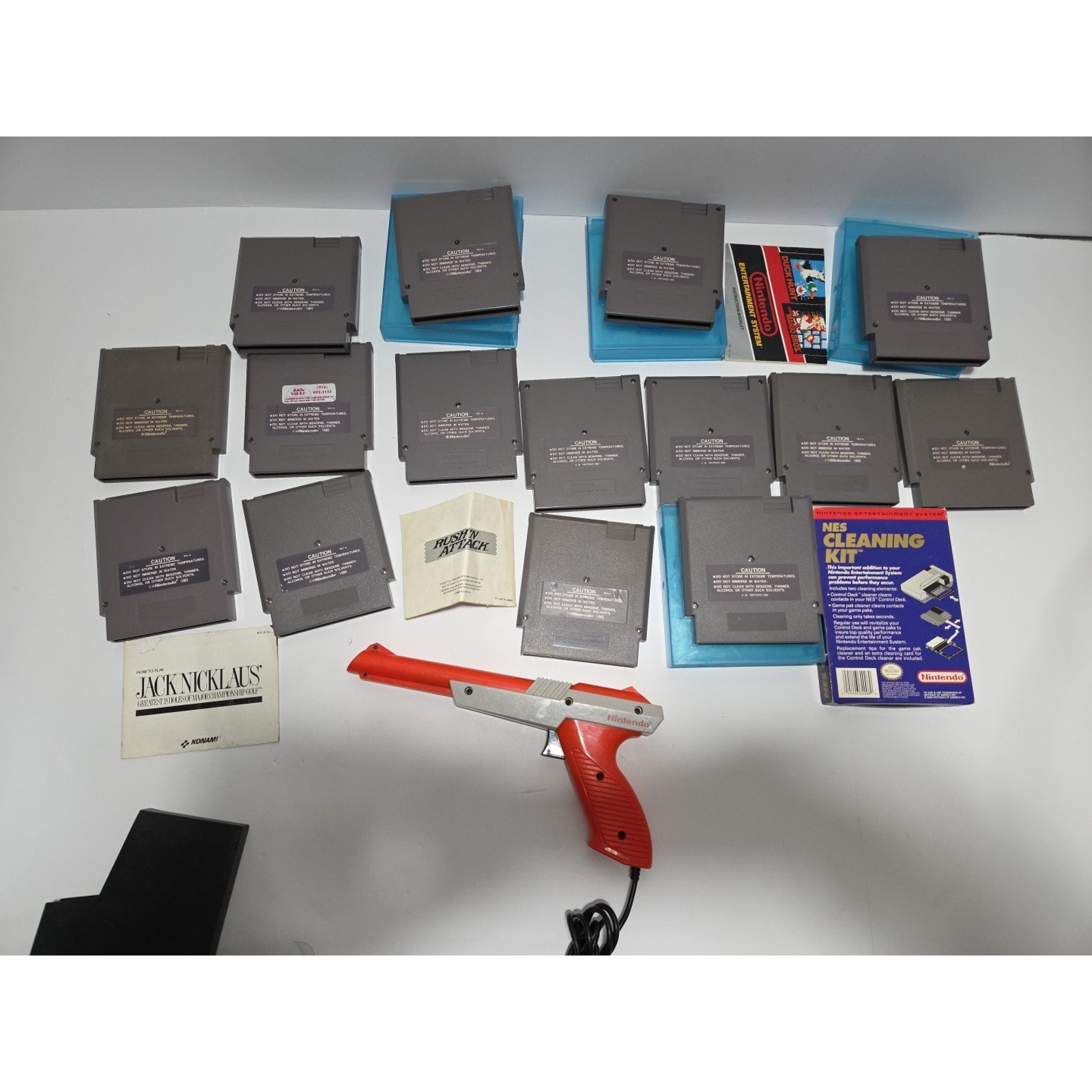 Nintendo NES Action Set Console CIB Zapper Controllers 15 Games Bundle