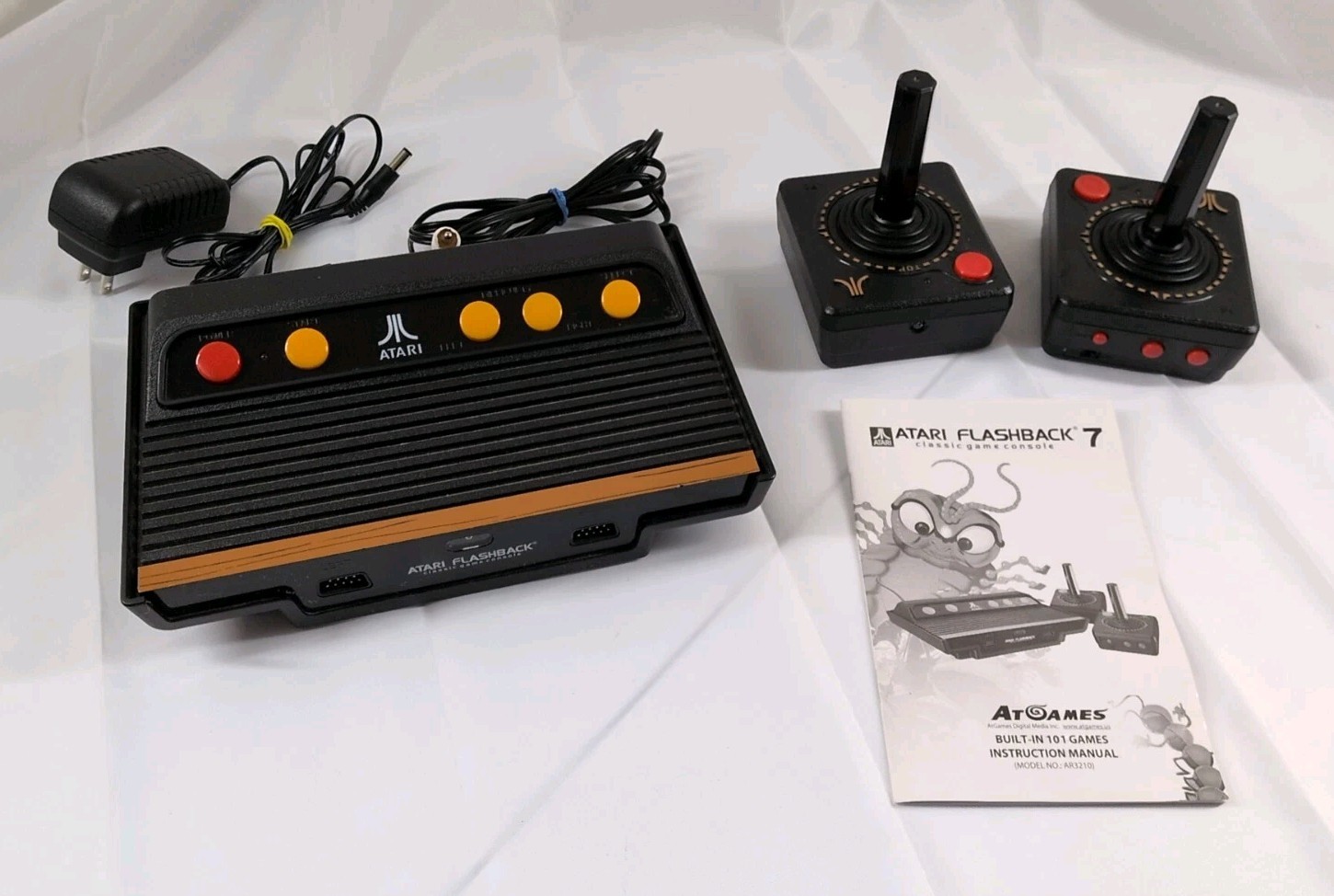 Atari 2600 Flashback Flash Back 7 Console System With 2 Wireless Controllers