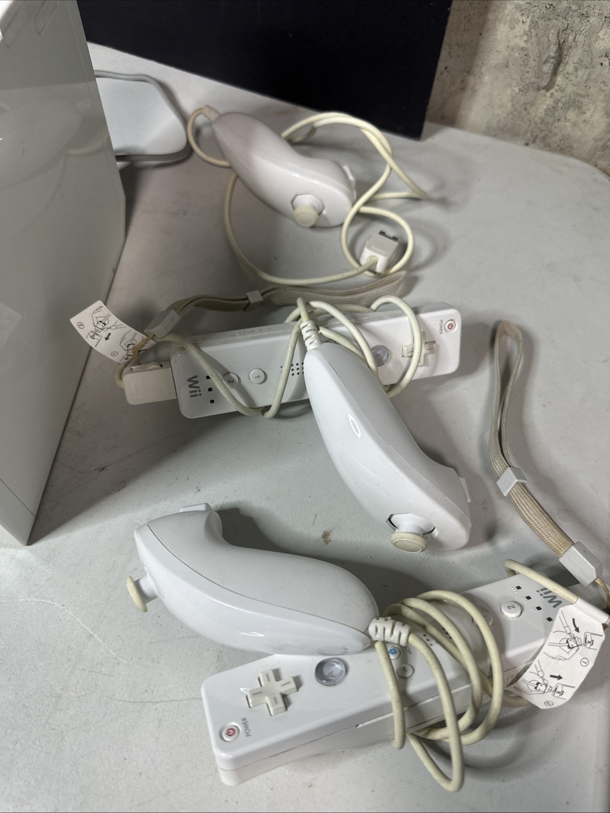 Nintendo Wii Bundle w/ 2 Remotes, Nunchuks, Cables