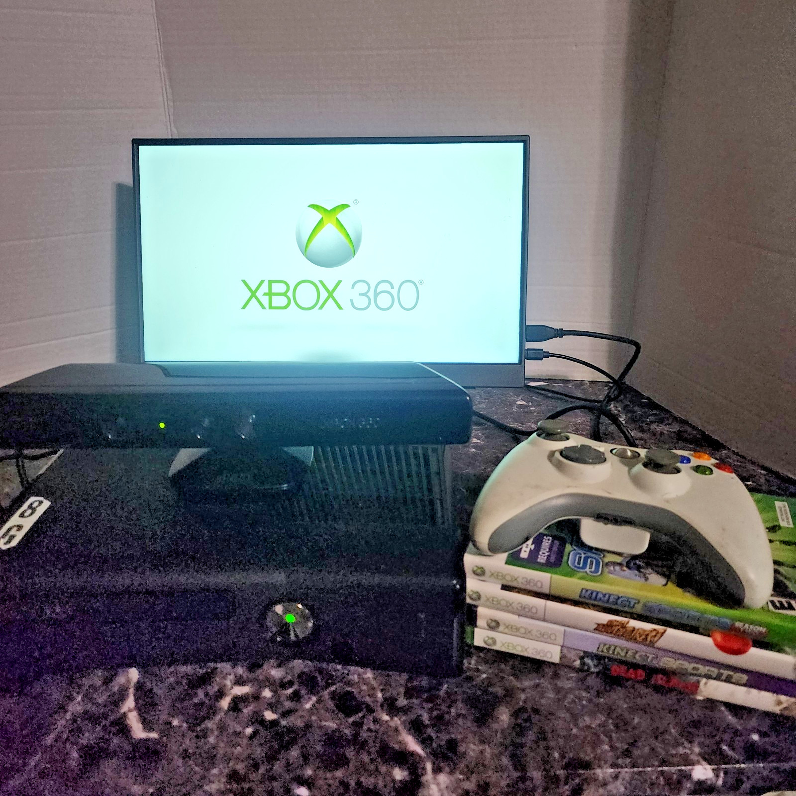 Microsoft Xbox 360 S 4GB Console Bundle Kinect Sensor 4 Games Tested Working OEM
