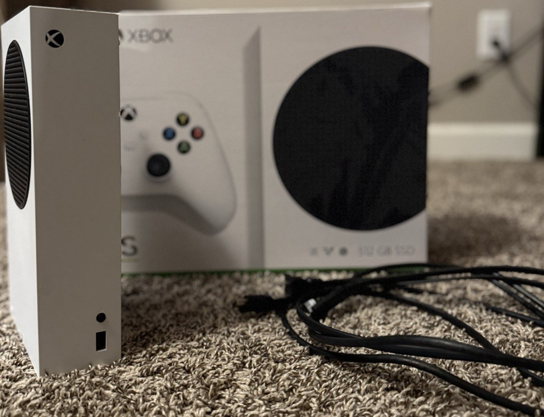 Microsoft Xbox Series S 512 GB Home Console White/Black HDMI USB-A.