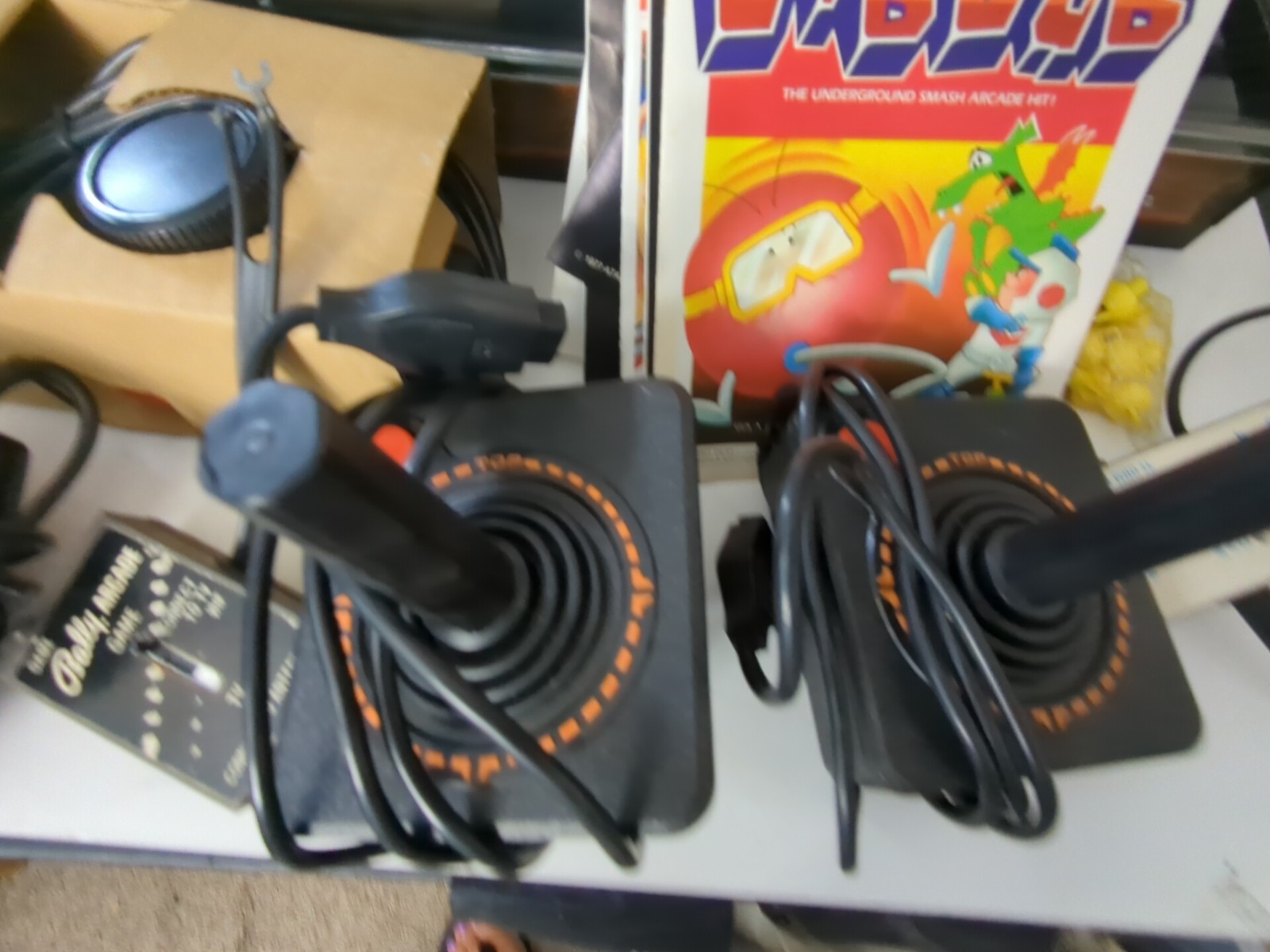 Vintage Atari 2600 Video Computer System Console Game Center lot in Cabinet Case