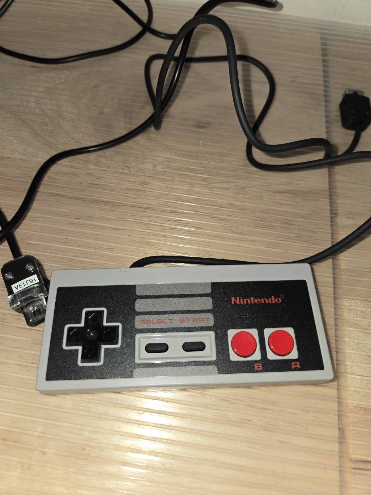 Nintendo NES Classic Edition Mini Model CLV-001 – Console With 2 Controllers