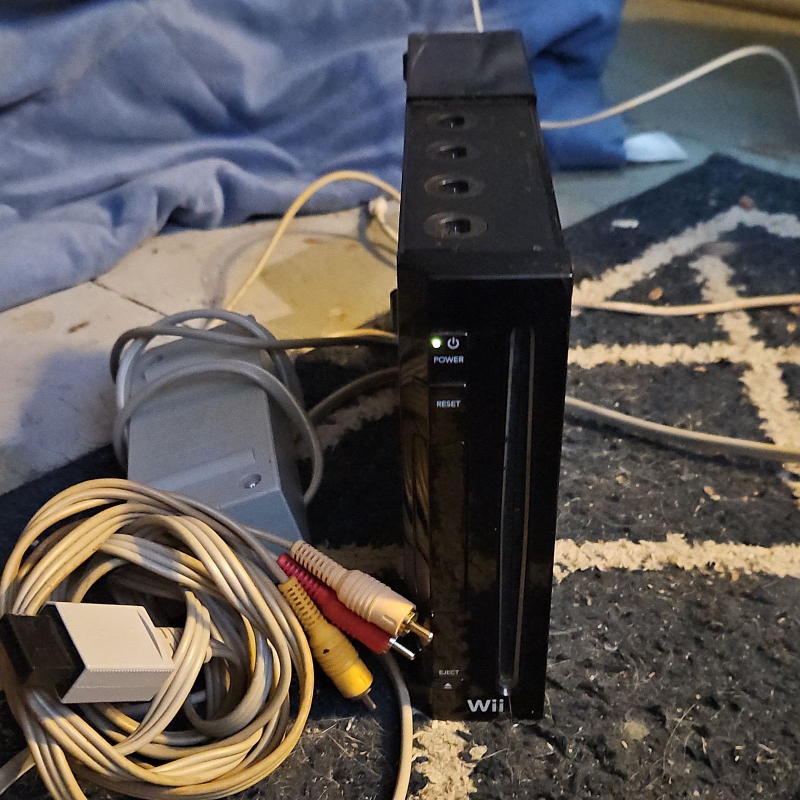 Nintendo Wii Black Console w/ Power & AV Cable. No sensor bar(Read Description)