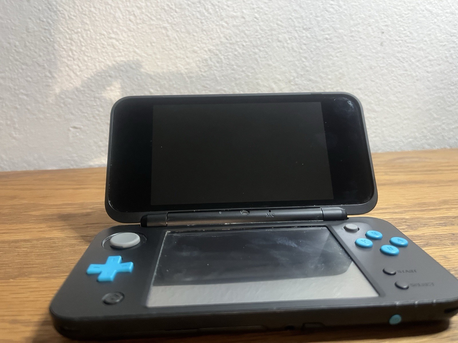 Nintendo 2DS XL Black/Blue. Tested- Excellent condition.