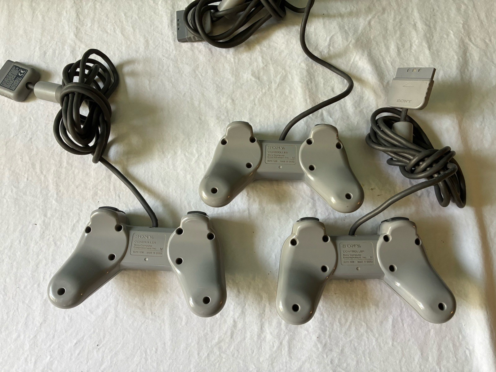 SONY PS1 PLAYSTATION 1 CONSOLE SCPH-7501 Memory Card 4 Games, 4 Controllers More