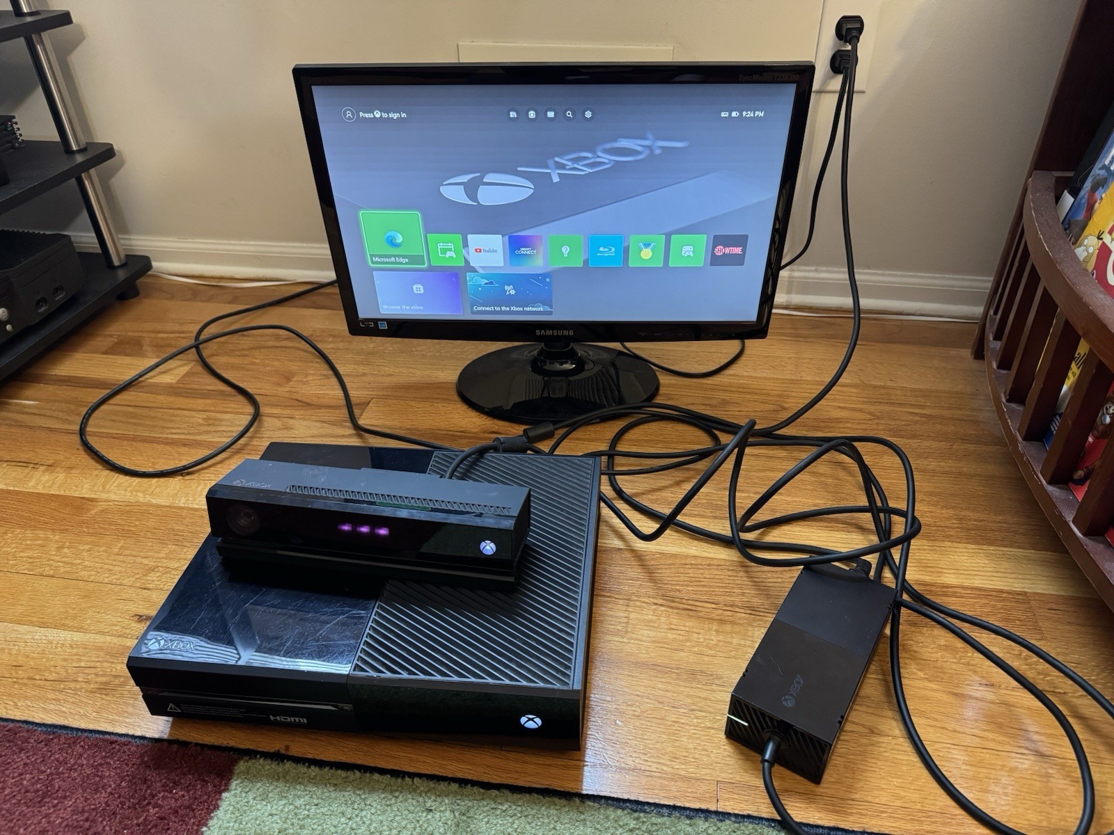 Microsoft Xbox One VCR Black Console w/ Kinect, Power, HDMI Cables – Tested
