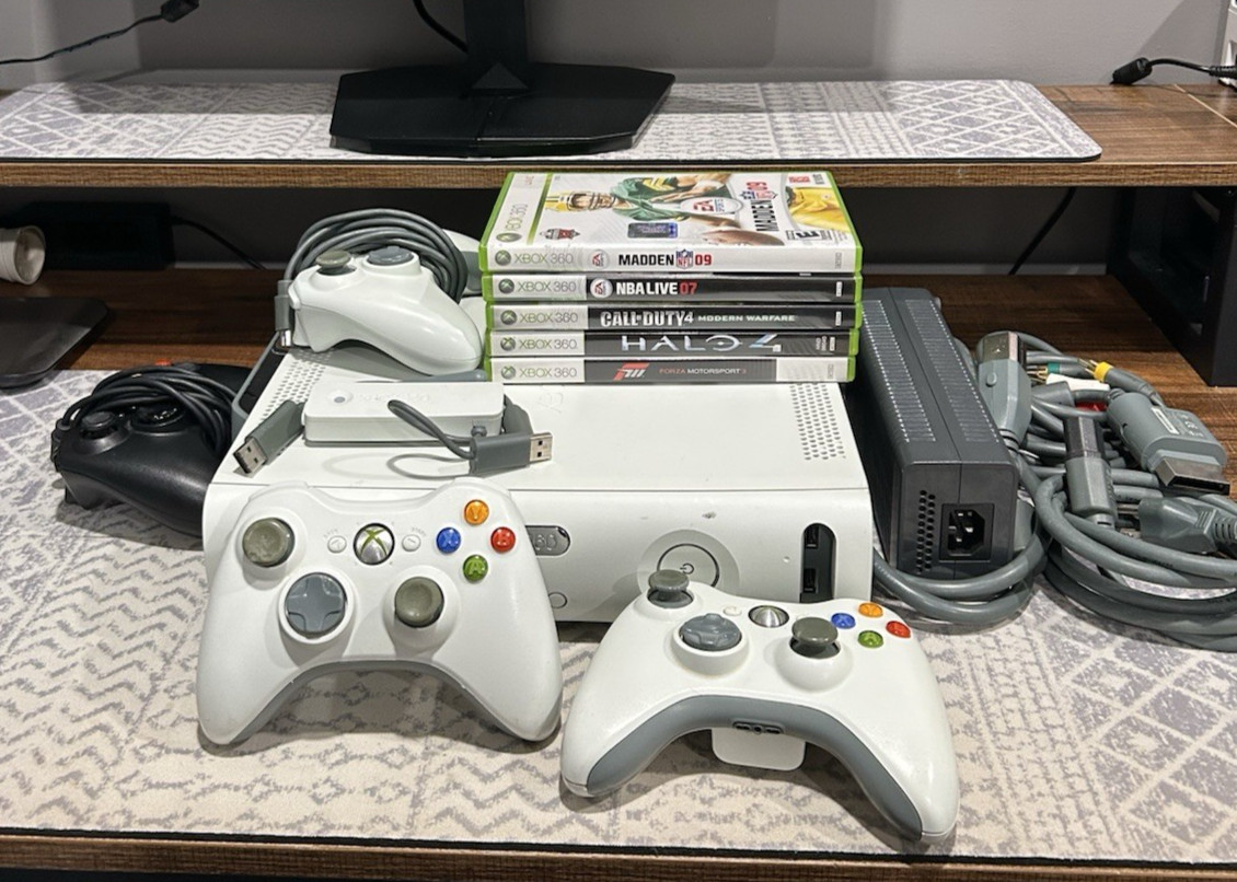 Microsoft Xbox 360 Pro System Bundle 60GB White Console