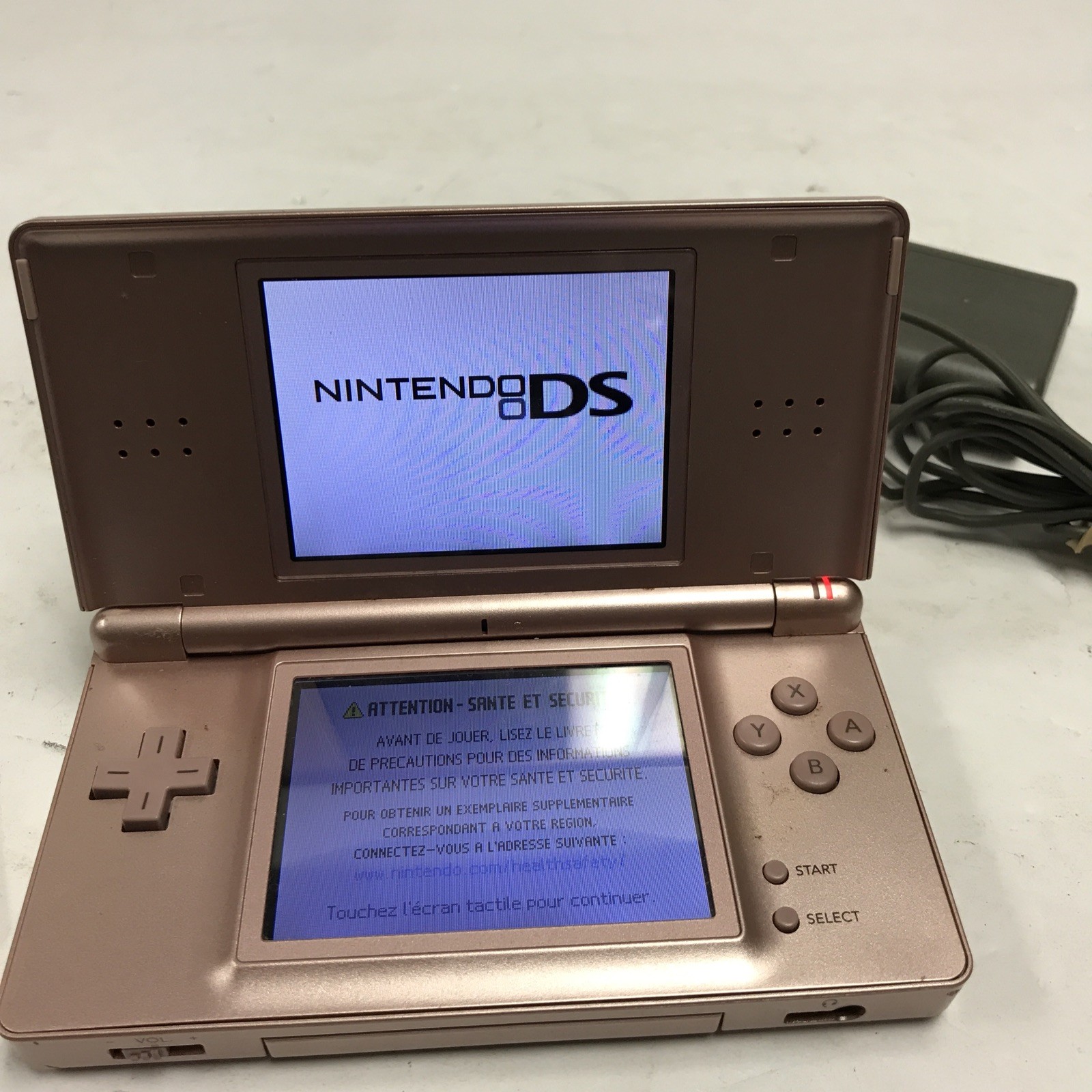 Nintendo DS Lite Pink Handheld USG-001 W/Charger *Tested* Cyclo DS 4gb