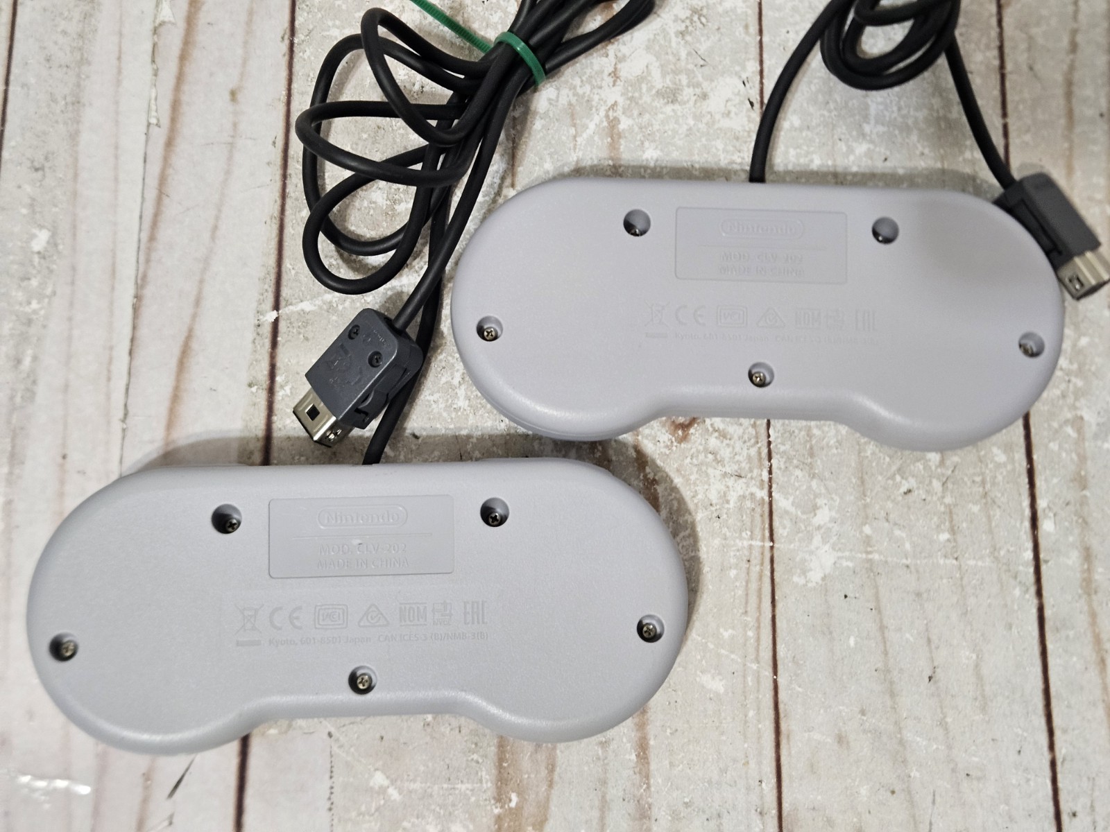 Nintendo Super NES Mini CLV-201 Control Deck W Controllers Soft Mod 80 Games