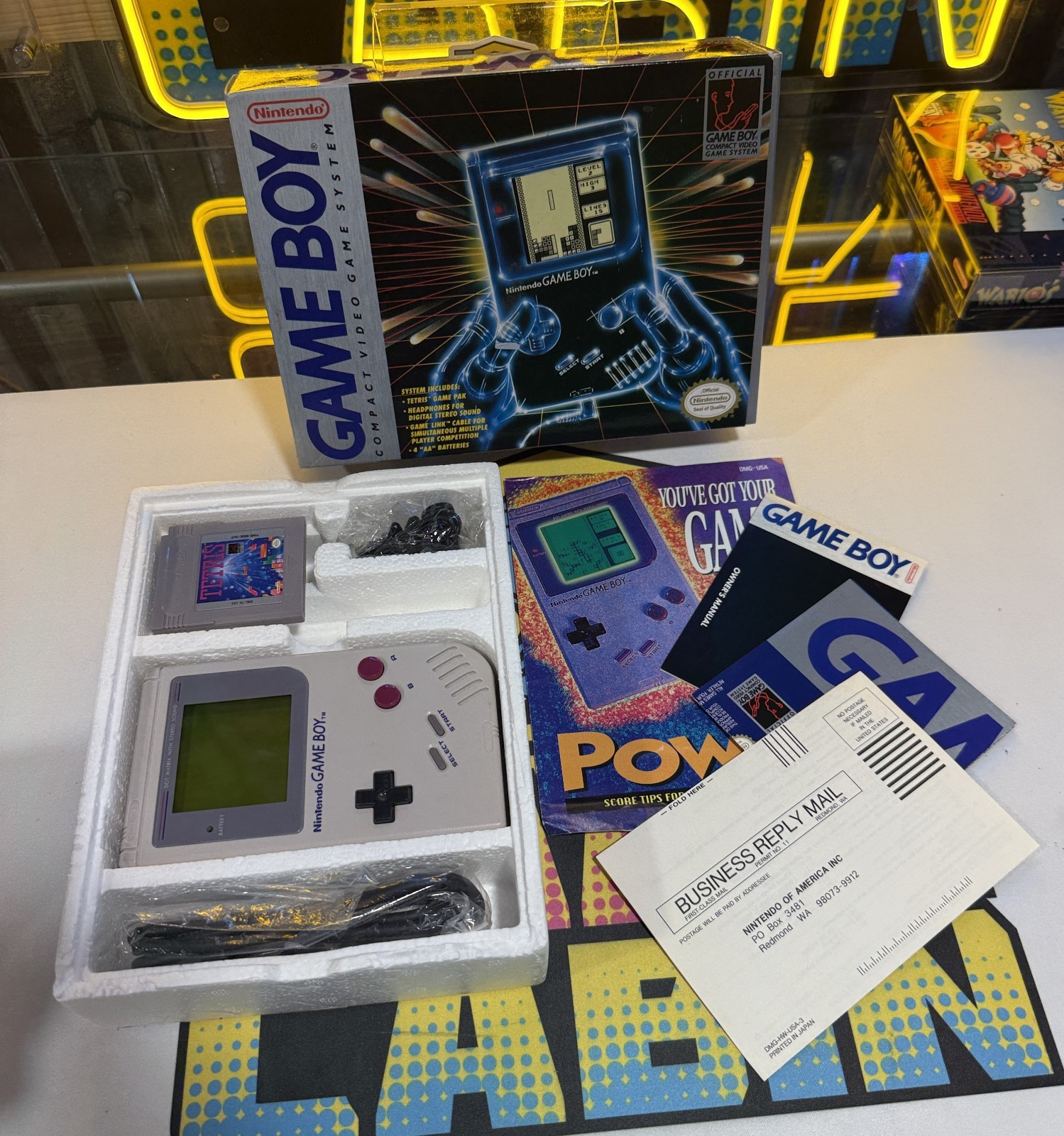 Nintendo Gameboy Classic Handheld Console (Complete in Box) Very Nice Condition!