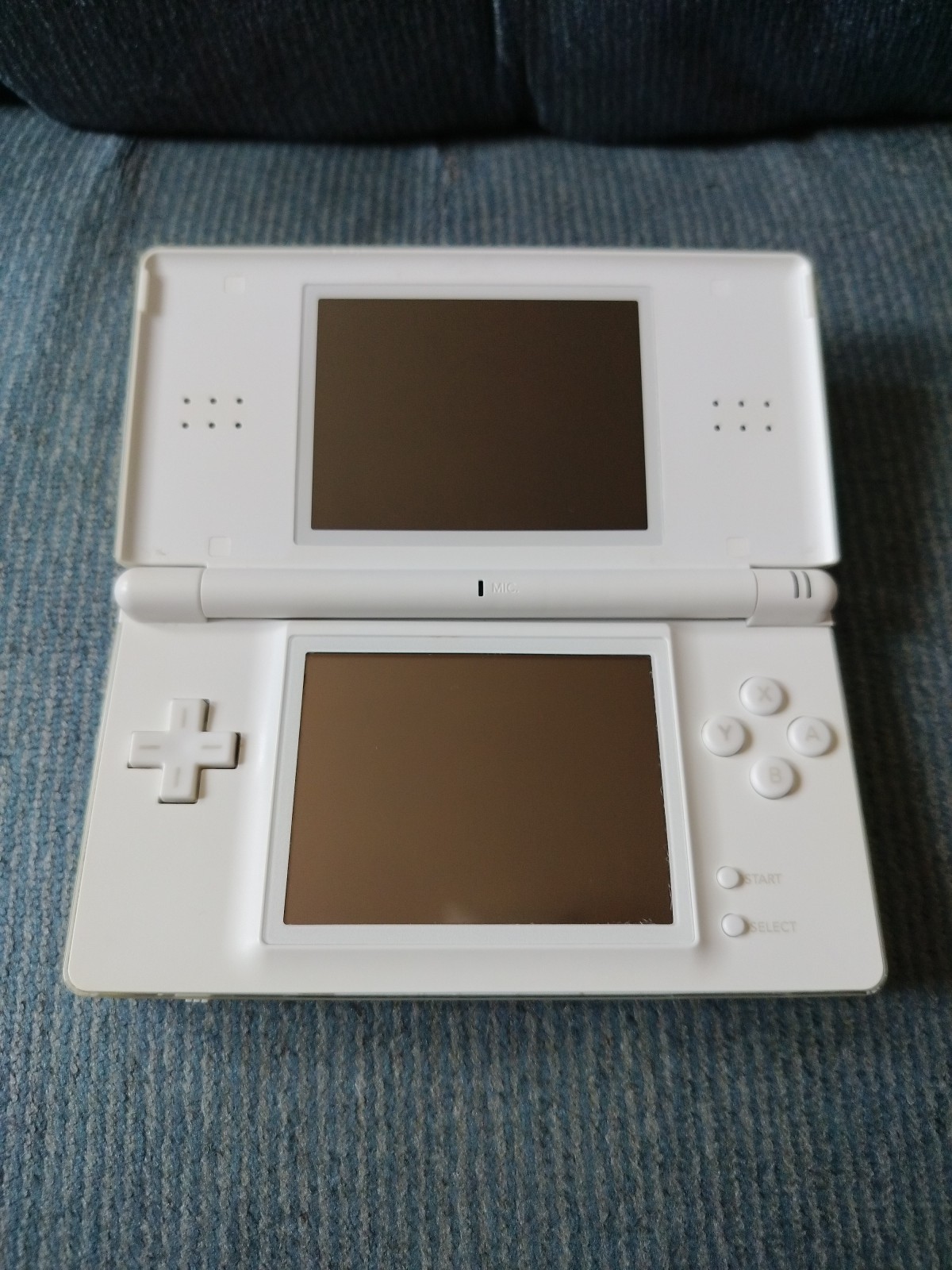 Nintendo DS Lite Handheld Console- Polar White