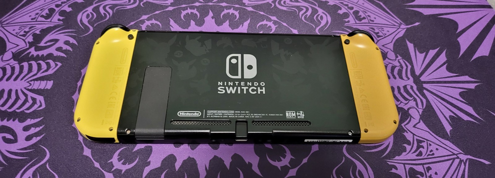 Nintendo Switch – Let’s Go Eevee & Pikachu Edition Console