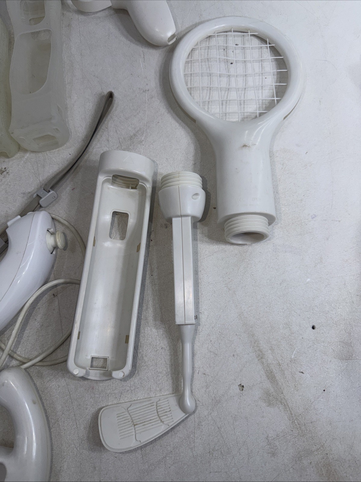 Nintendo Wii Console Bundle w/ Wires and Accessories Games Sim City
